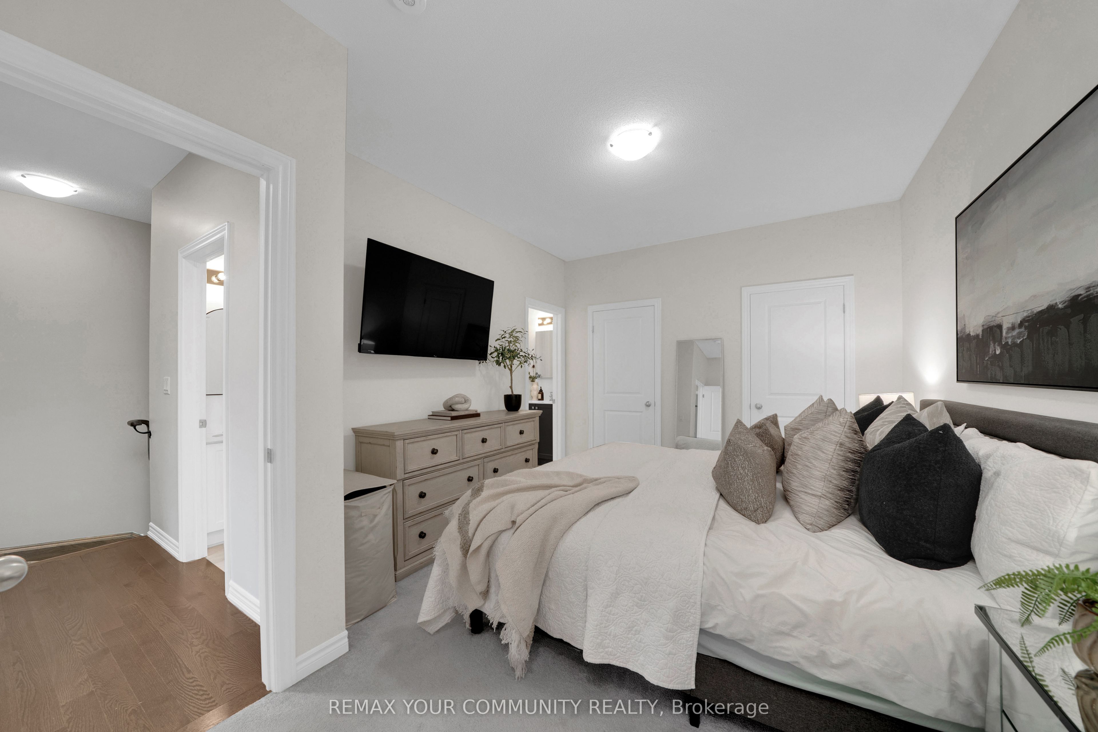 104 Holyrood Crescent Property Photo 27