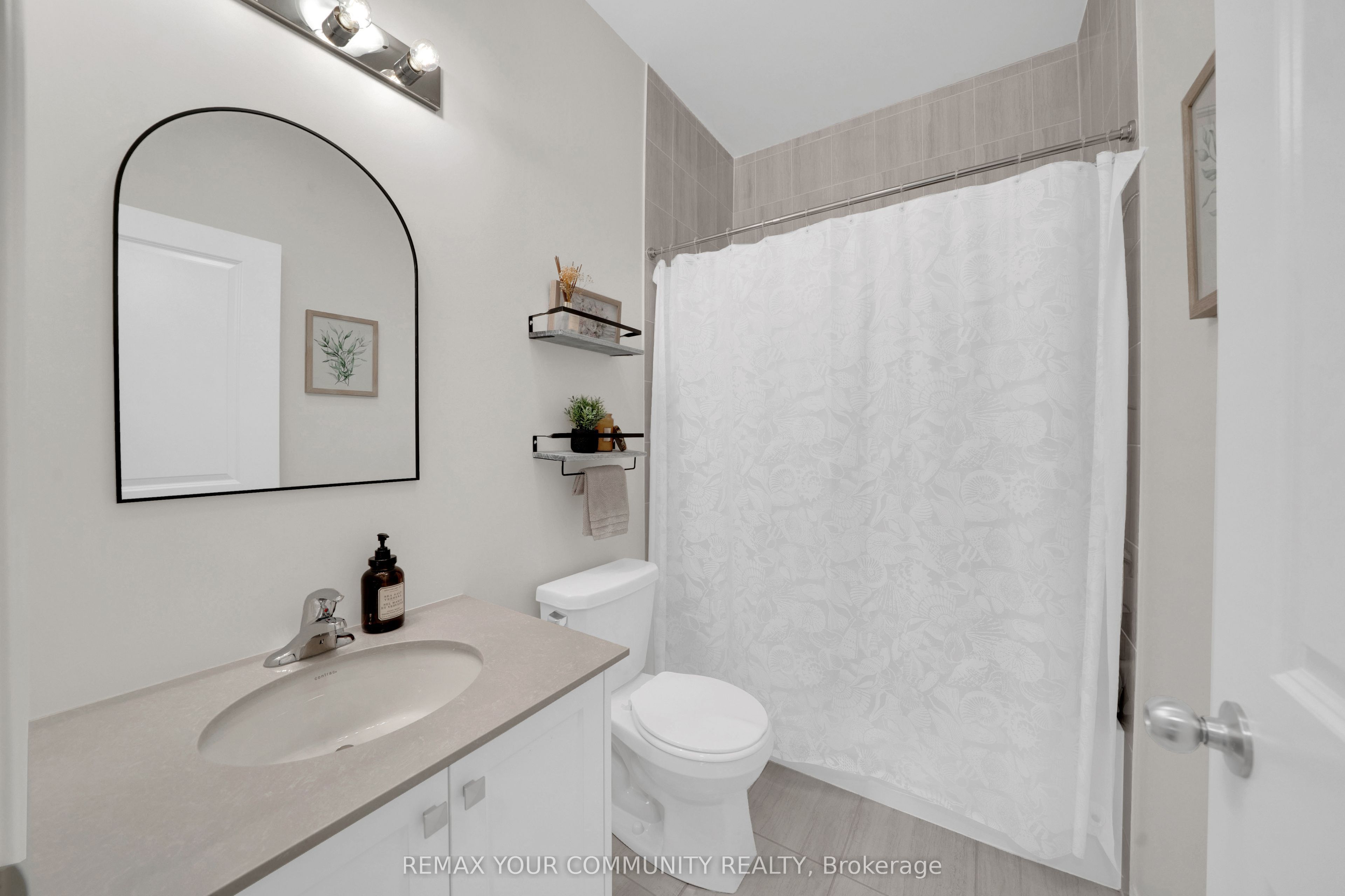 104 Holyrood Crescent Property Photo 33
