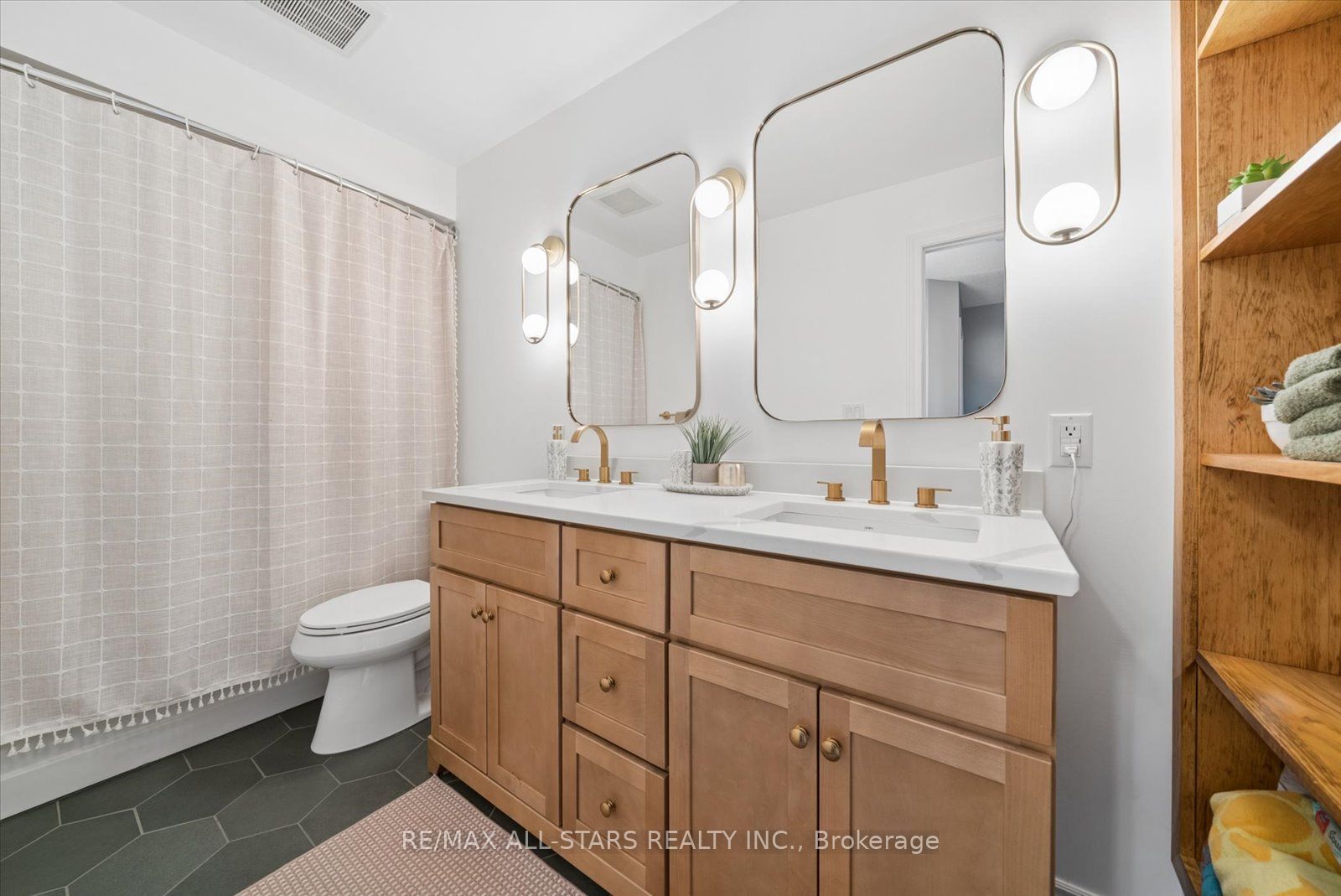 538 Highland Crescent Property Photo 26
