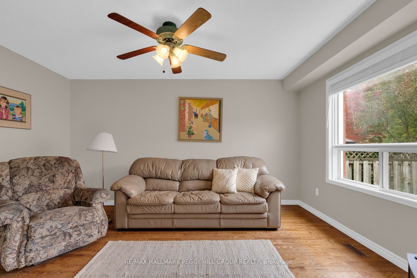 10 Kate Aitken Crescent Property Photo 4