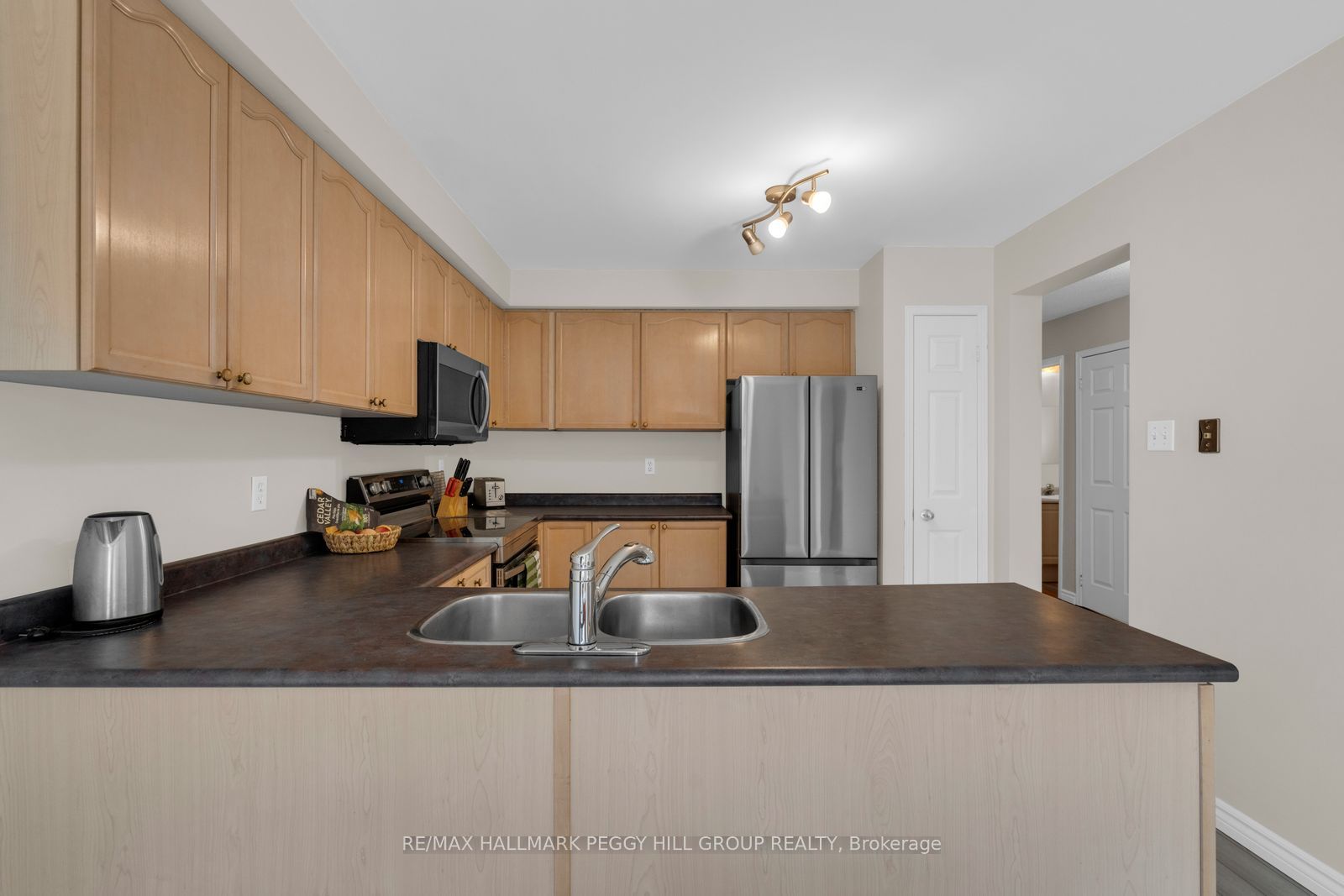 10 Kate Aitken Crescent Property Photo 6