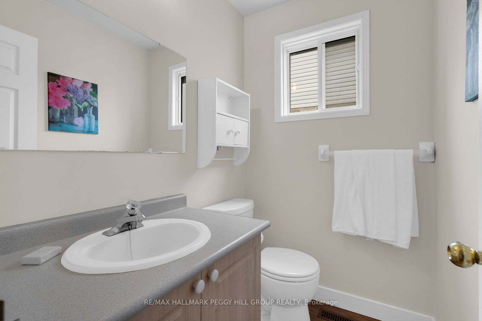 10 Kate Aitken Crescent Property Photo 8
