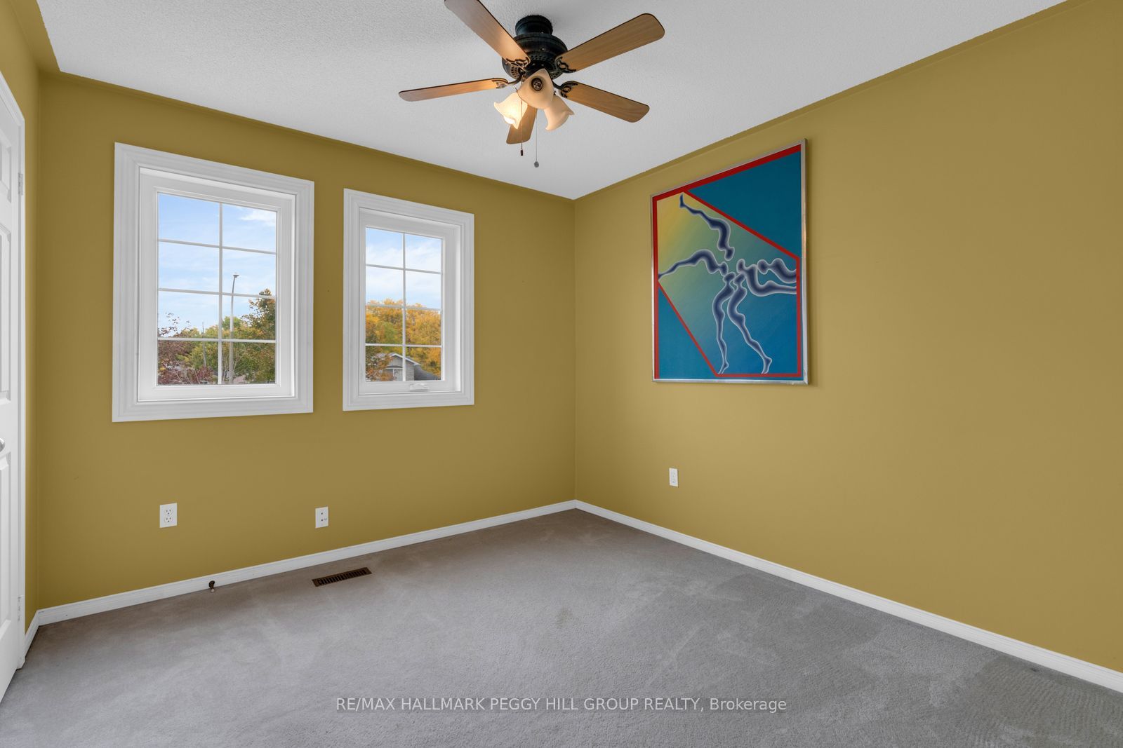 10 Kate Aitken Crescent Property Photo 12