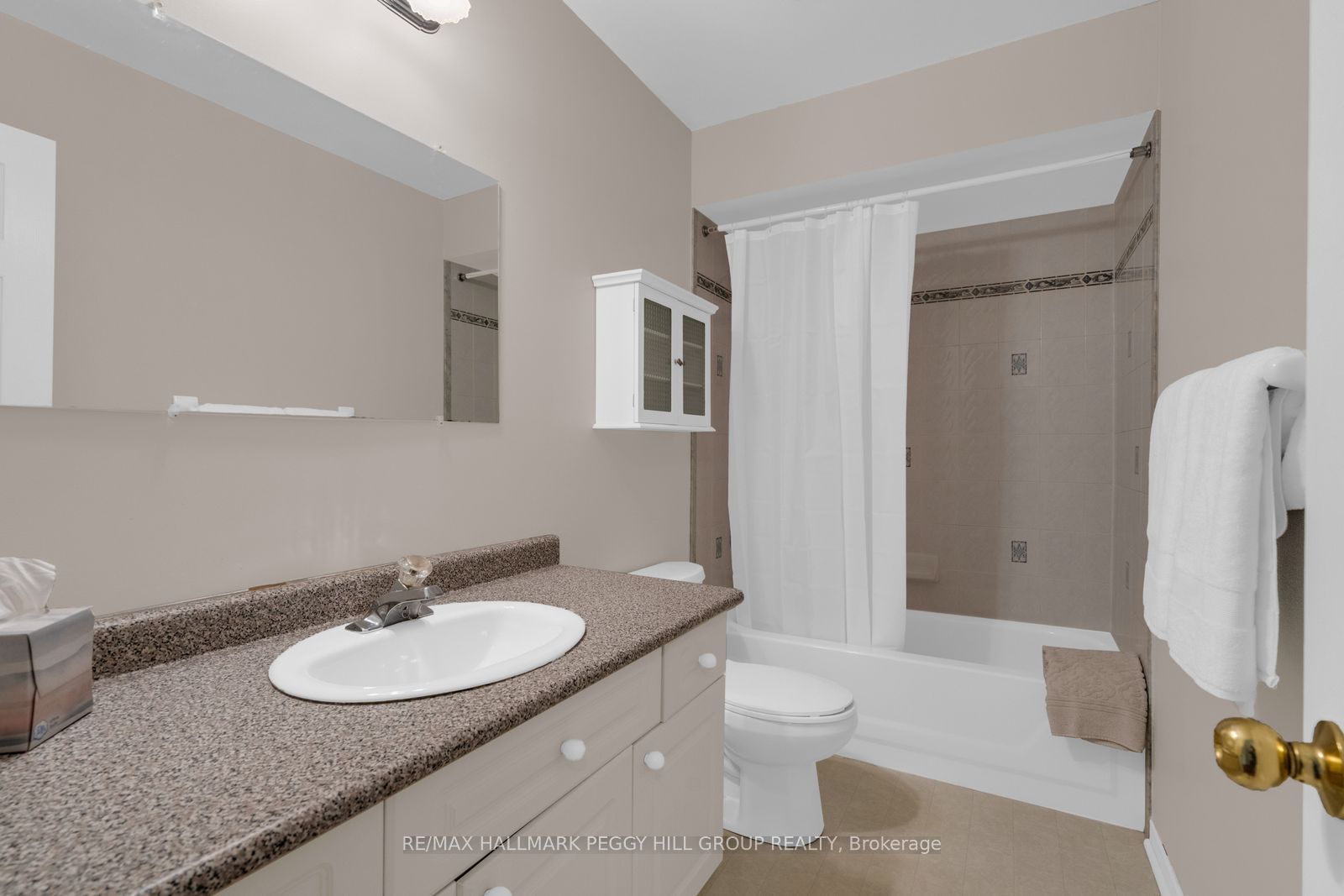 10 Kate Aitken Crescent Property Photo 13