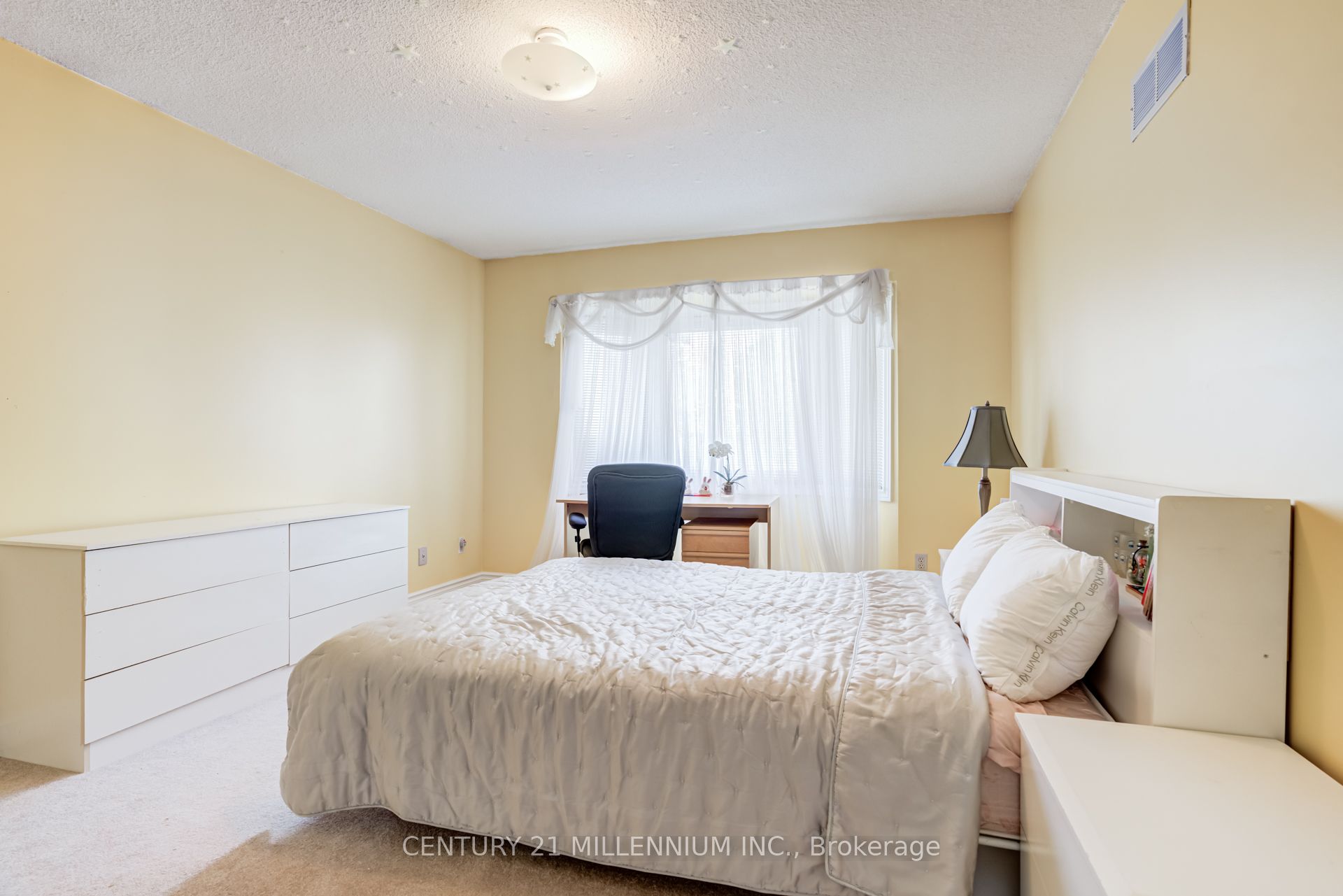 50 Piccadilly Road Property Photo 36