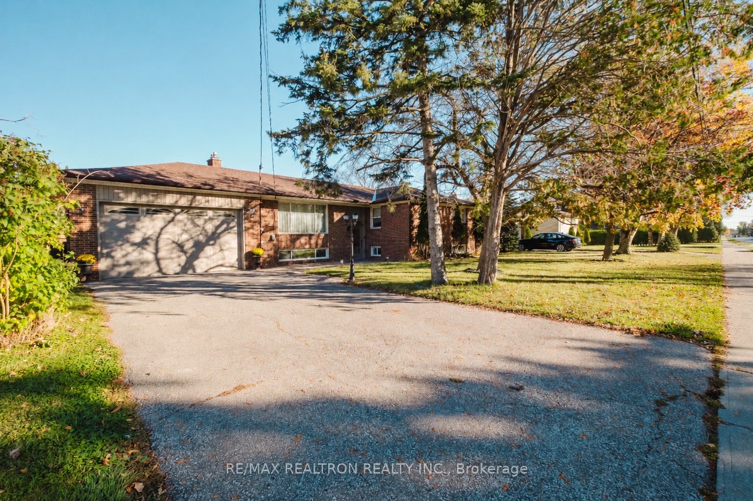 92 Bond Crescent Property Photo 1