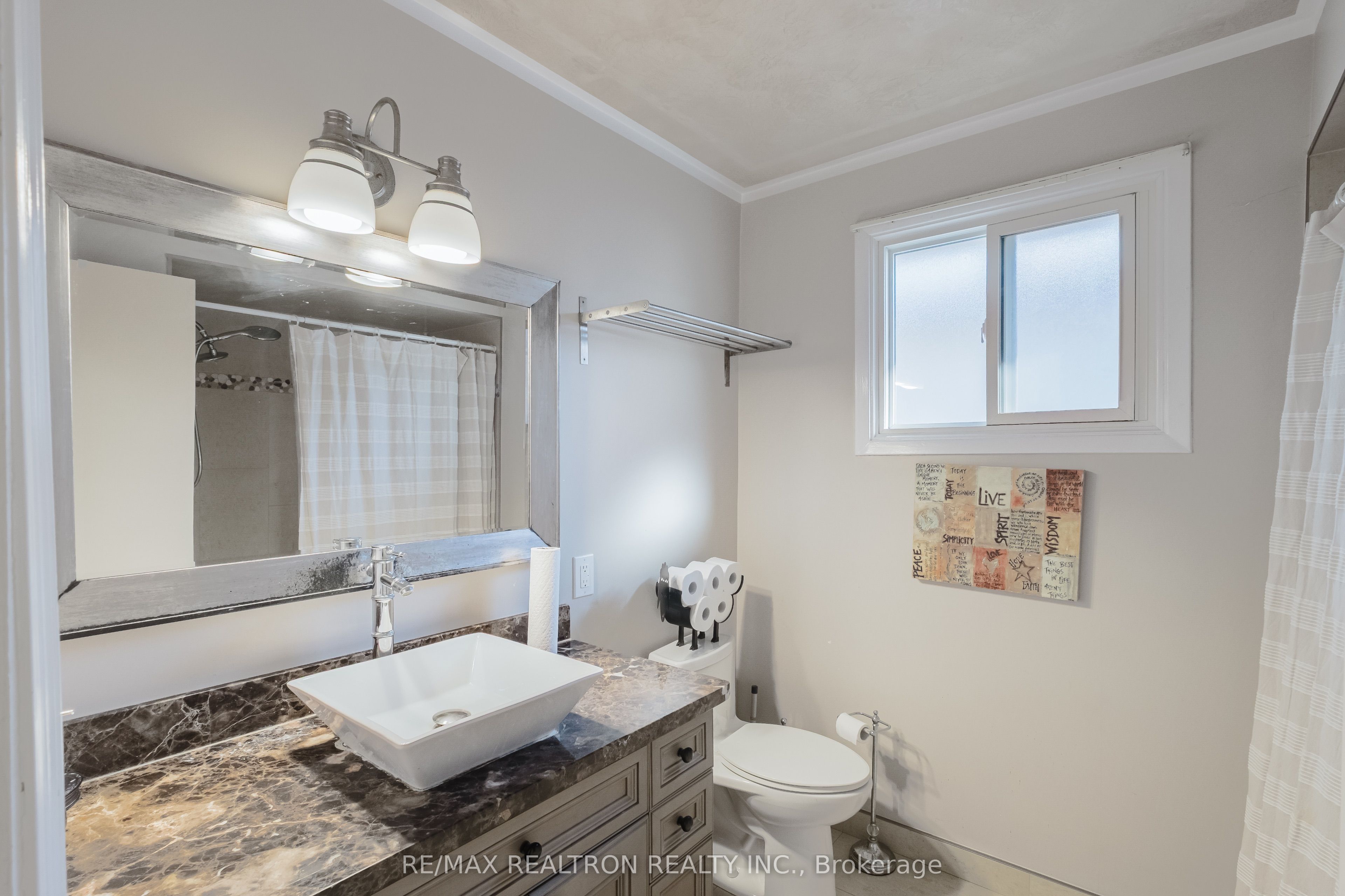 92 Bond Crescent Property Photo 10