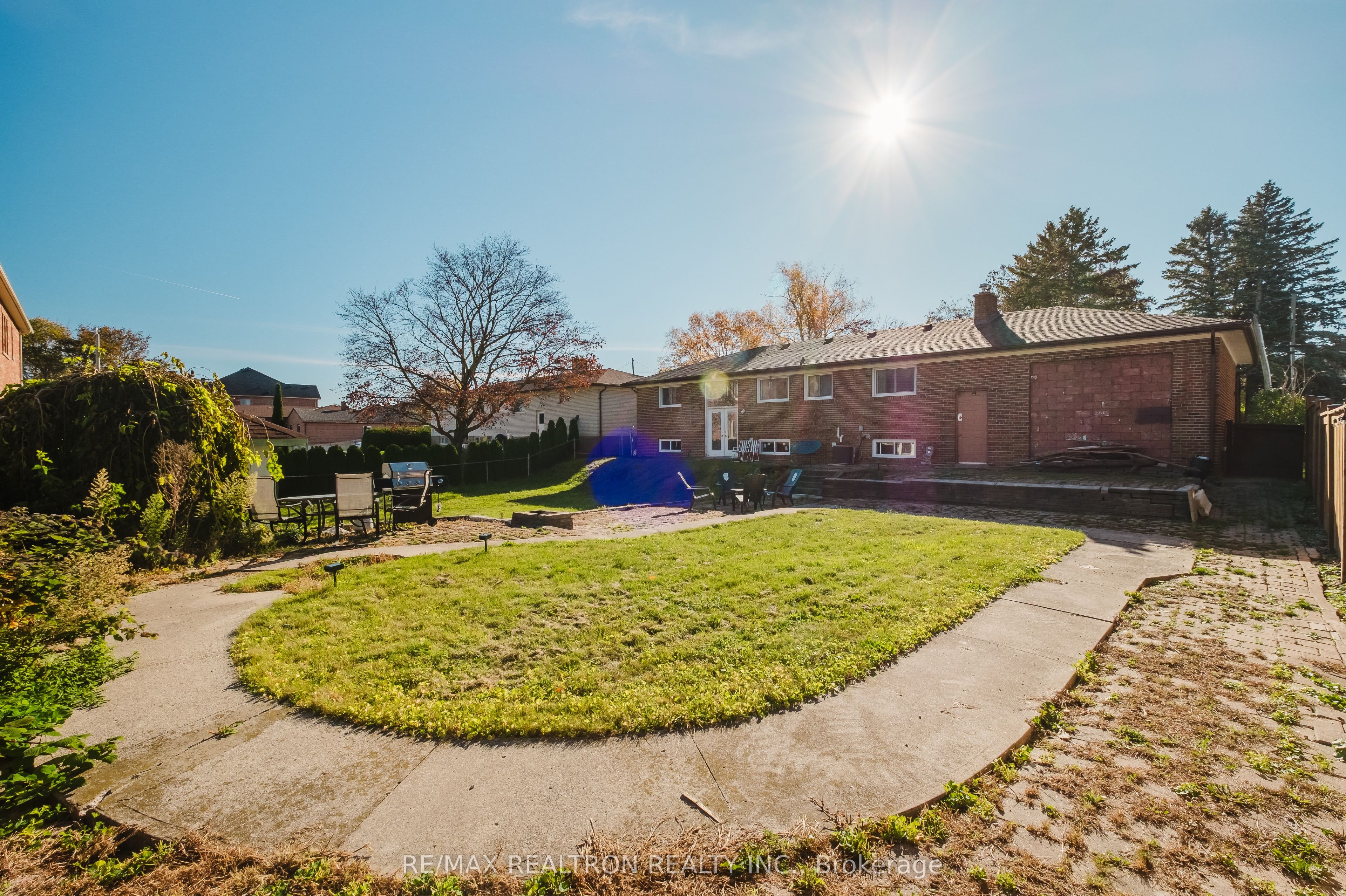 92 Bond Crescent Property Photo 15