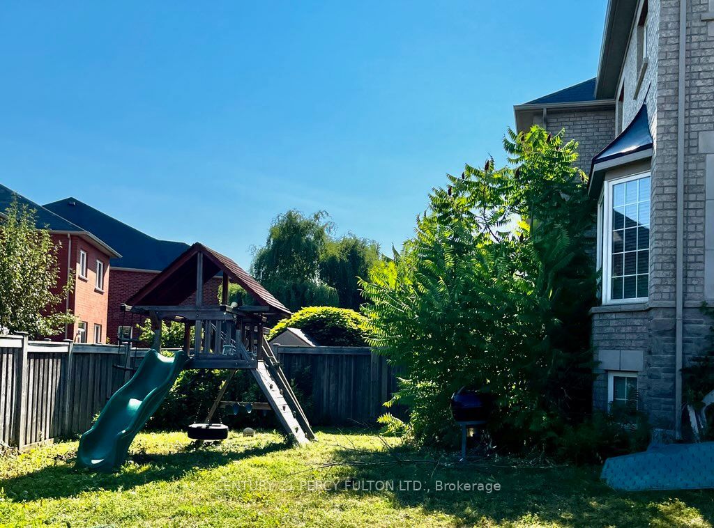 78 Napanee Street Property Photo 5