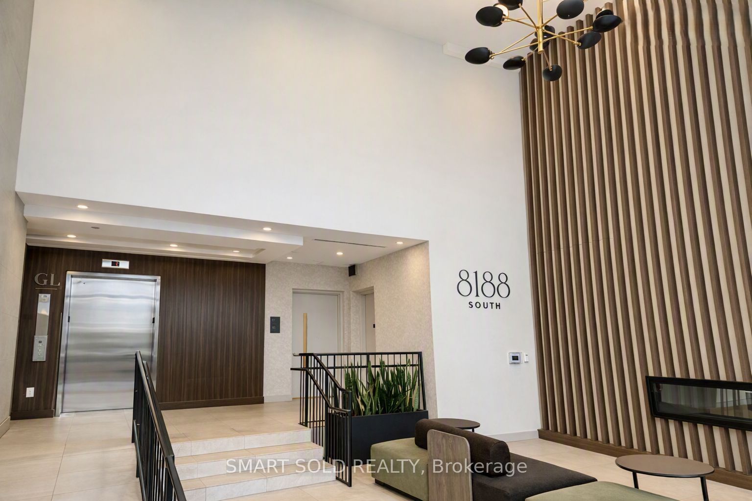 8188 Yonge Street 520 Property Photo 2