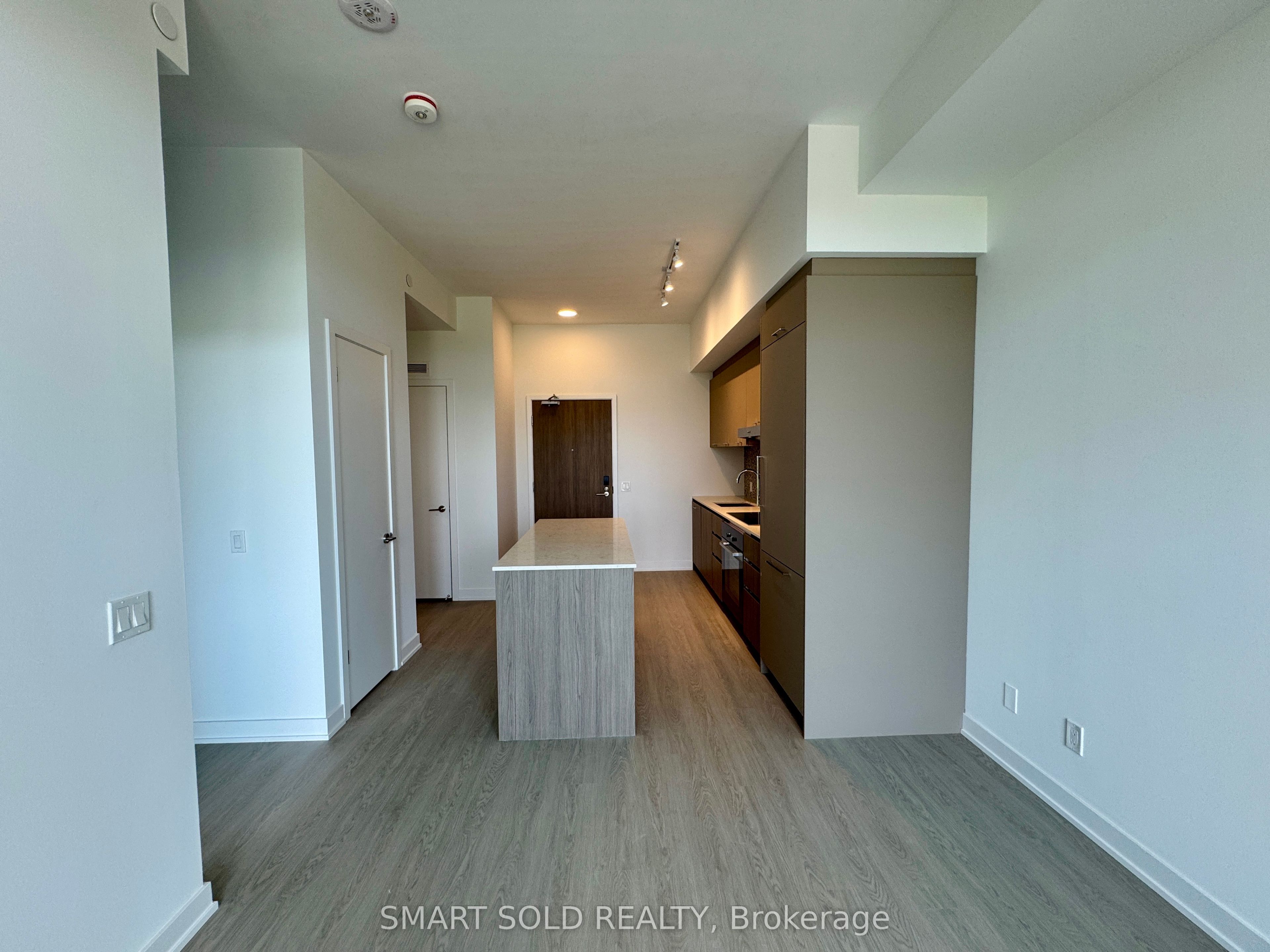 8188 Yonge Street 520 Property Photo 5