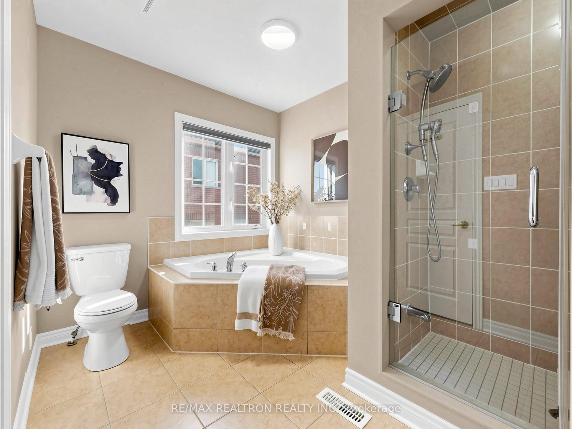 46 Mary Ellen Baker Crescent Property Photo 24