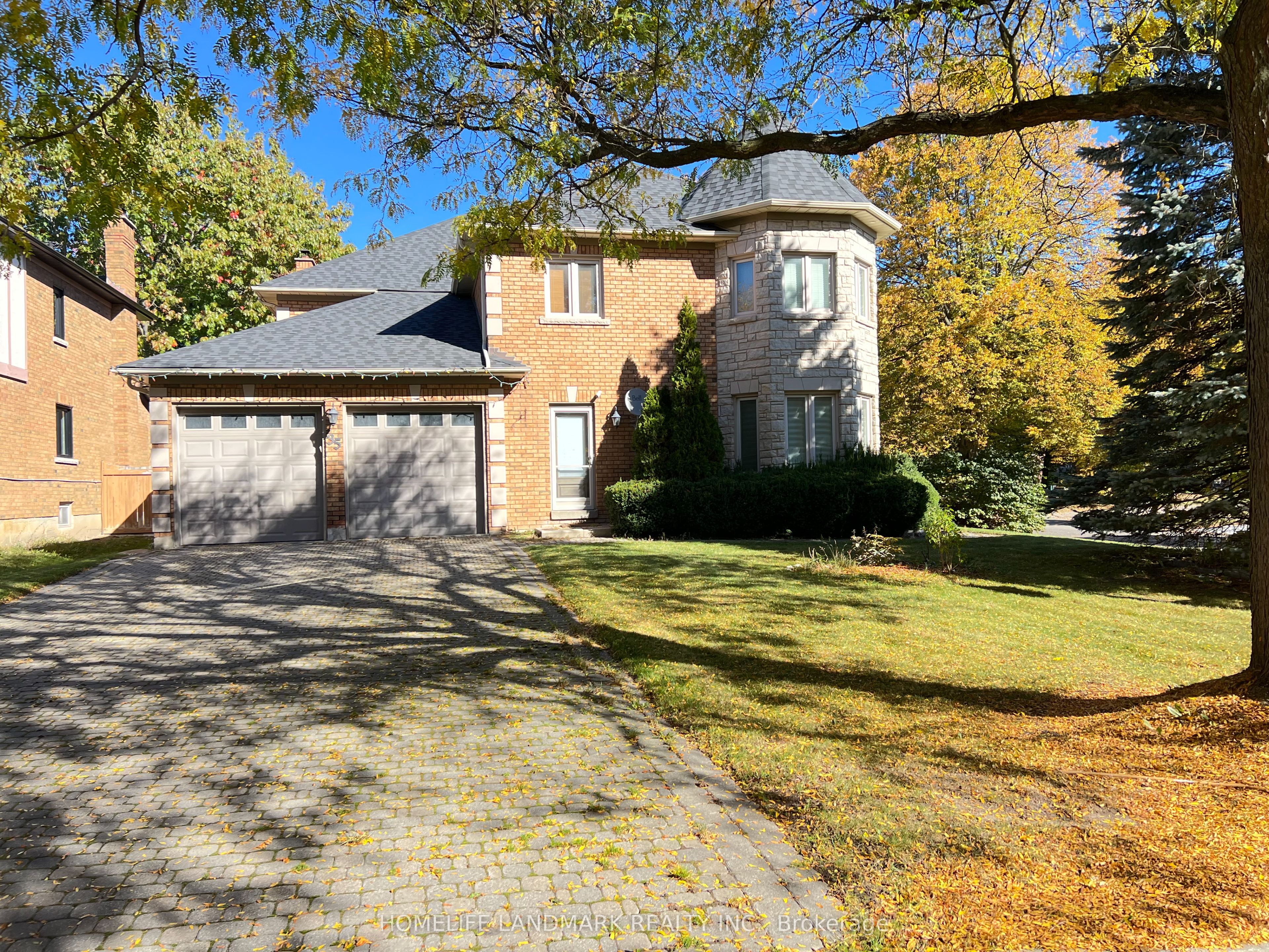 35 Montclair Road N Property Photo 1