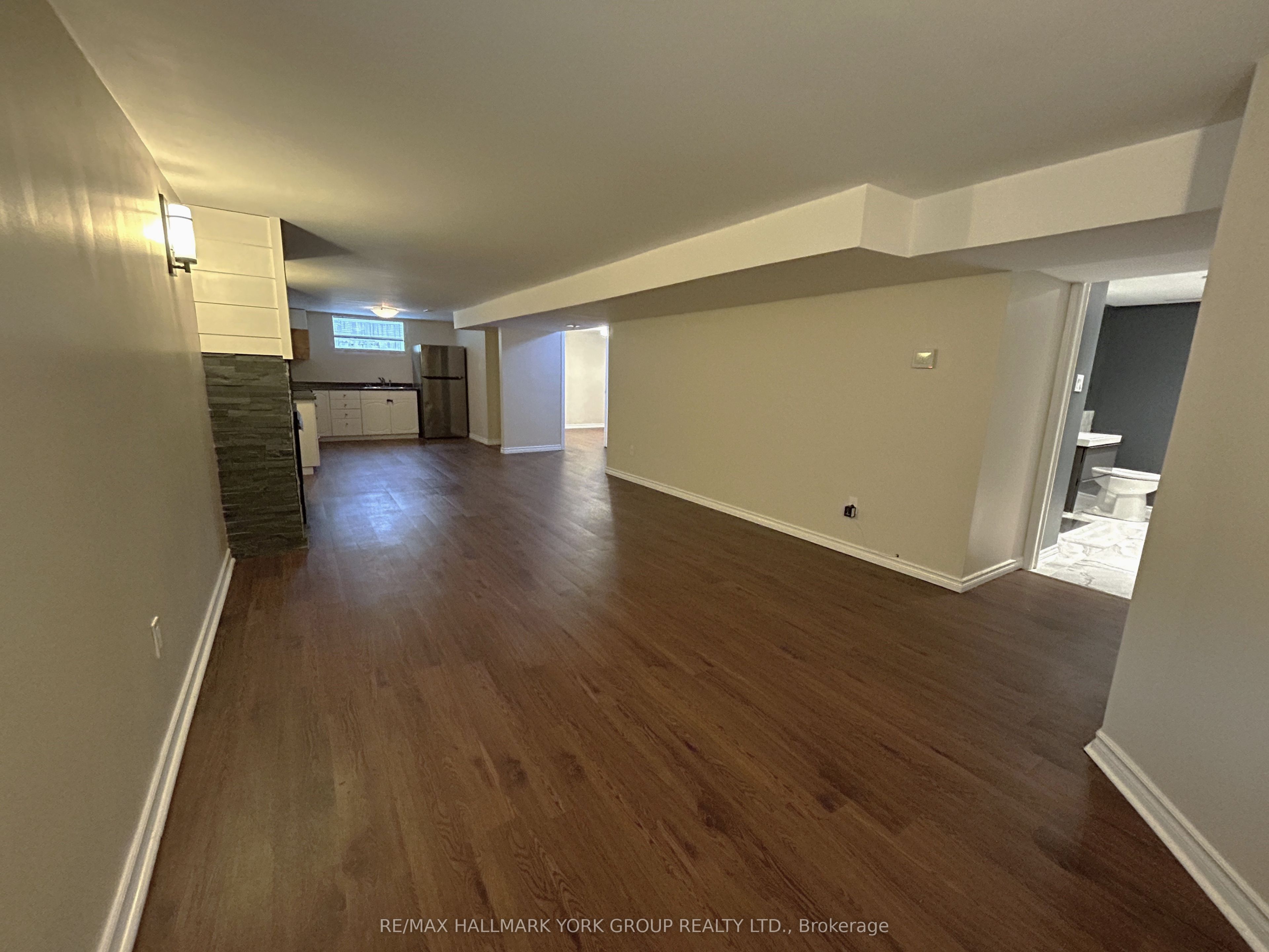 140 Riveredge Drive Lower Property Photo 2