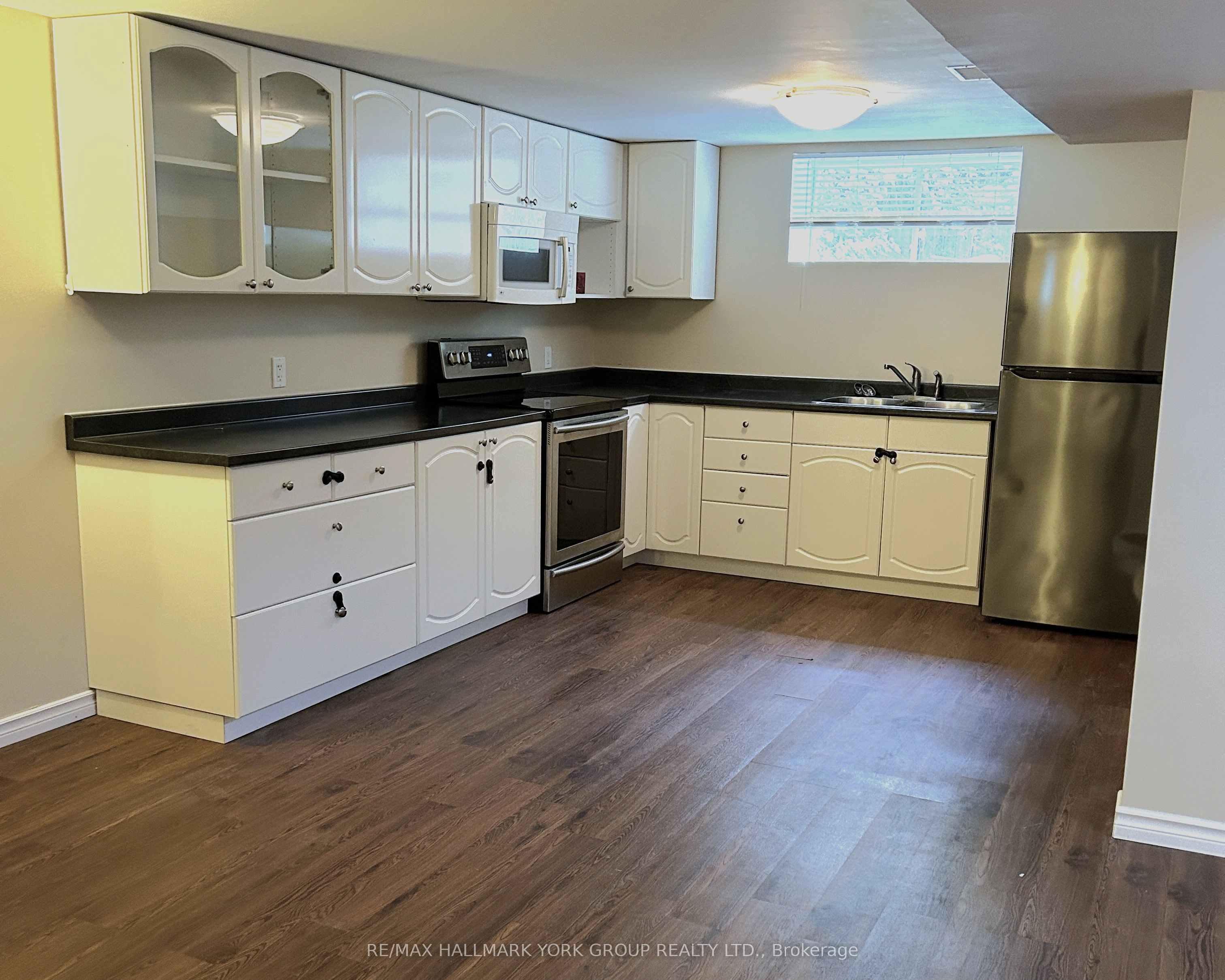 140 Riveredge Drive Lower Property Photo 3