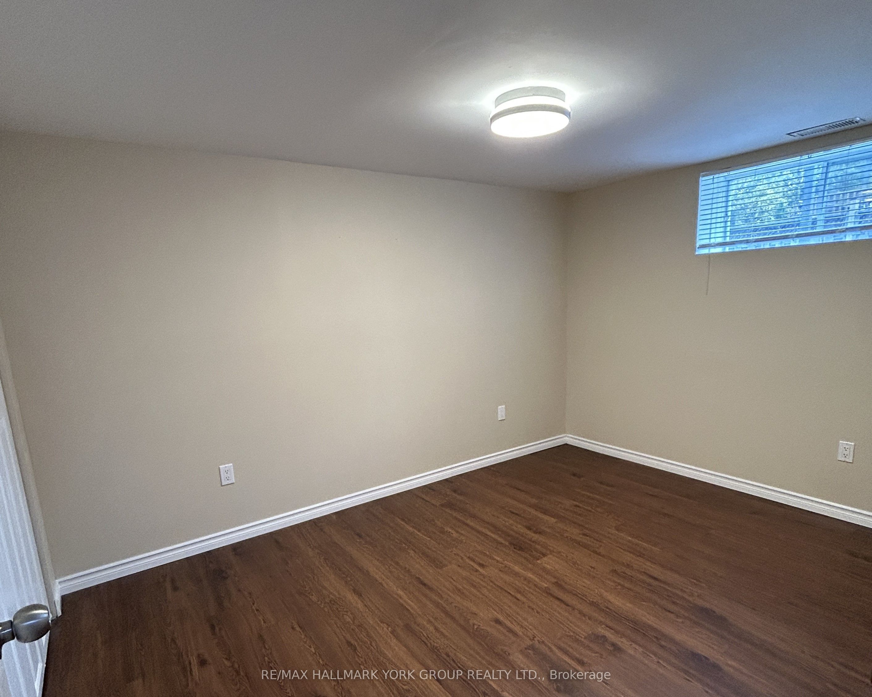 140 Riveredge Drive Lower Property Photo 9