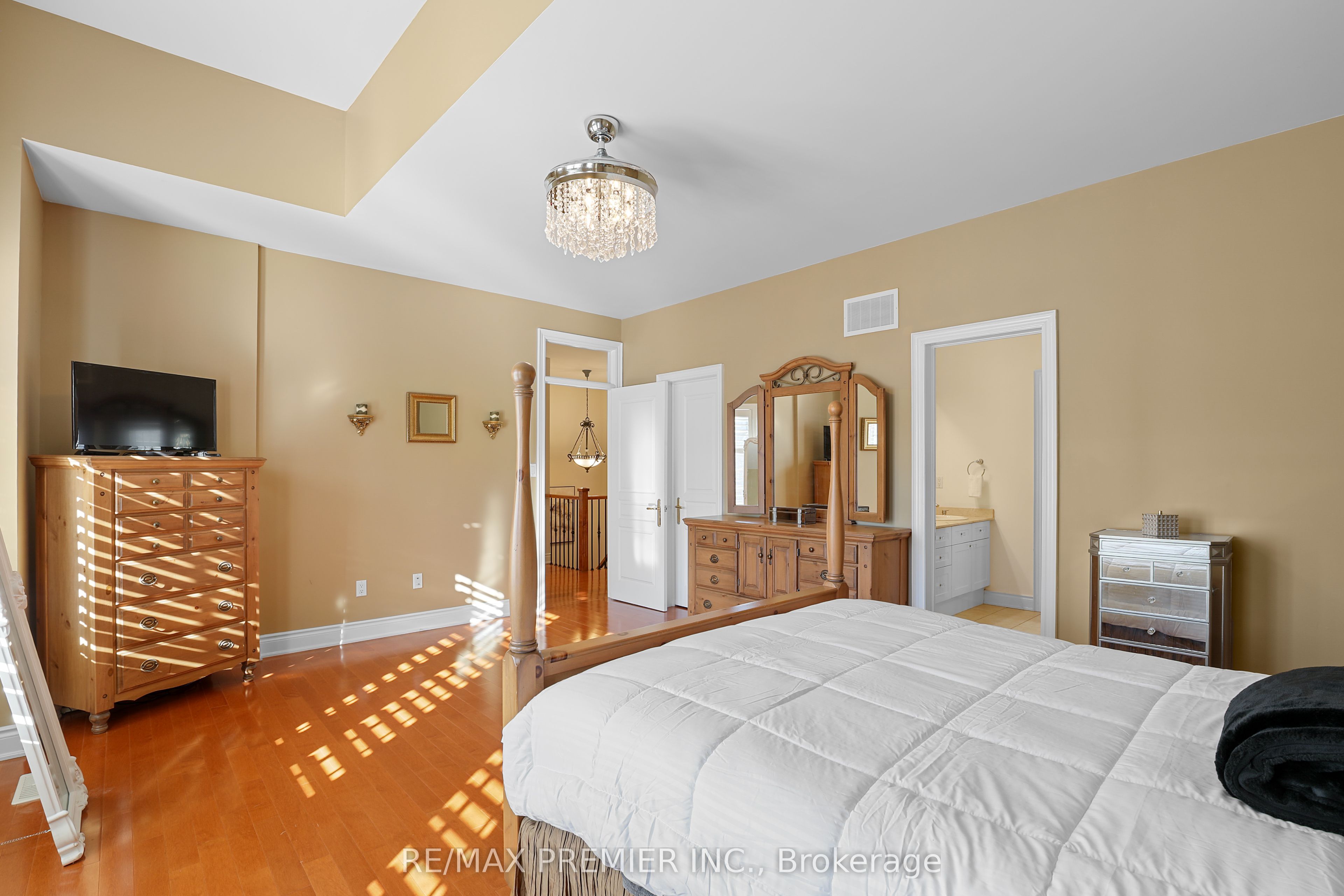 9 Migonette Street Property Photo 24