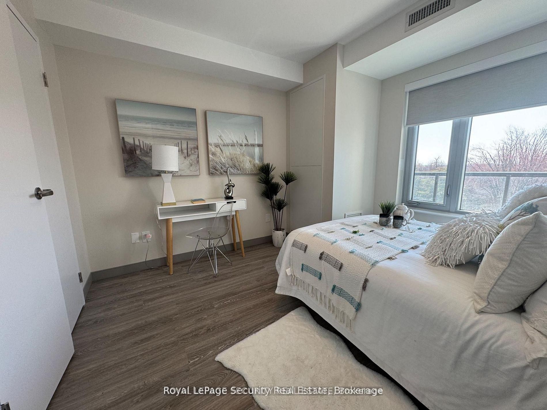 1015 Innisfil Beach Road 710 Property Photo 10