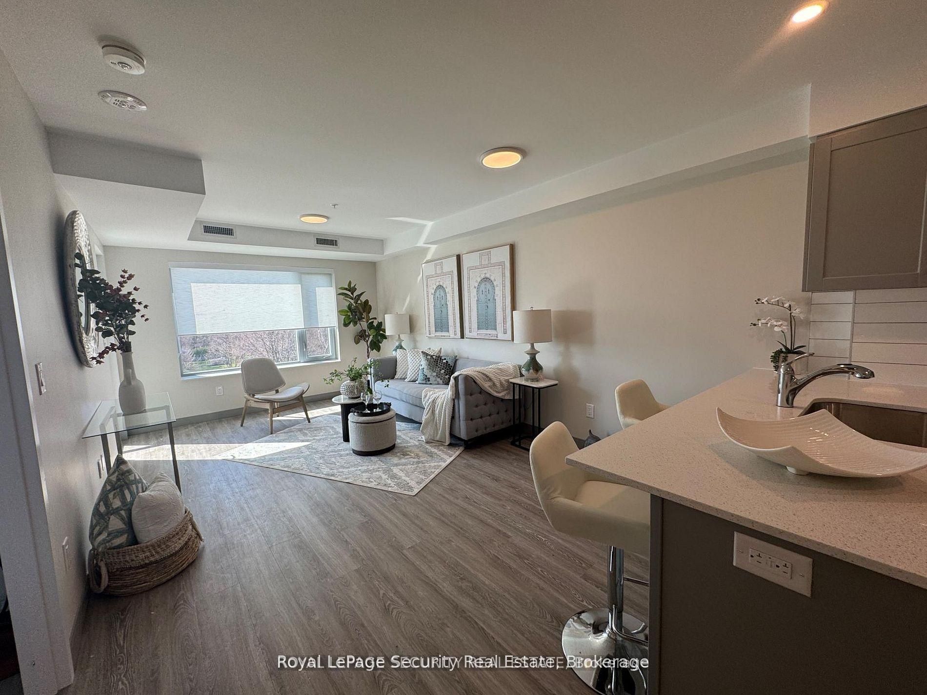 1015 Innisfil Beach Road 710 Property Photo 12
