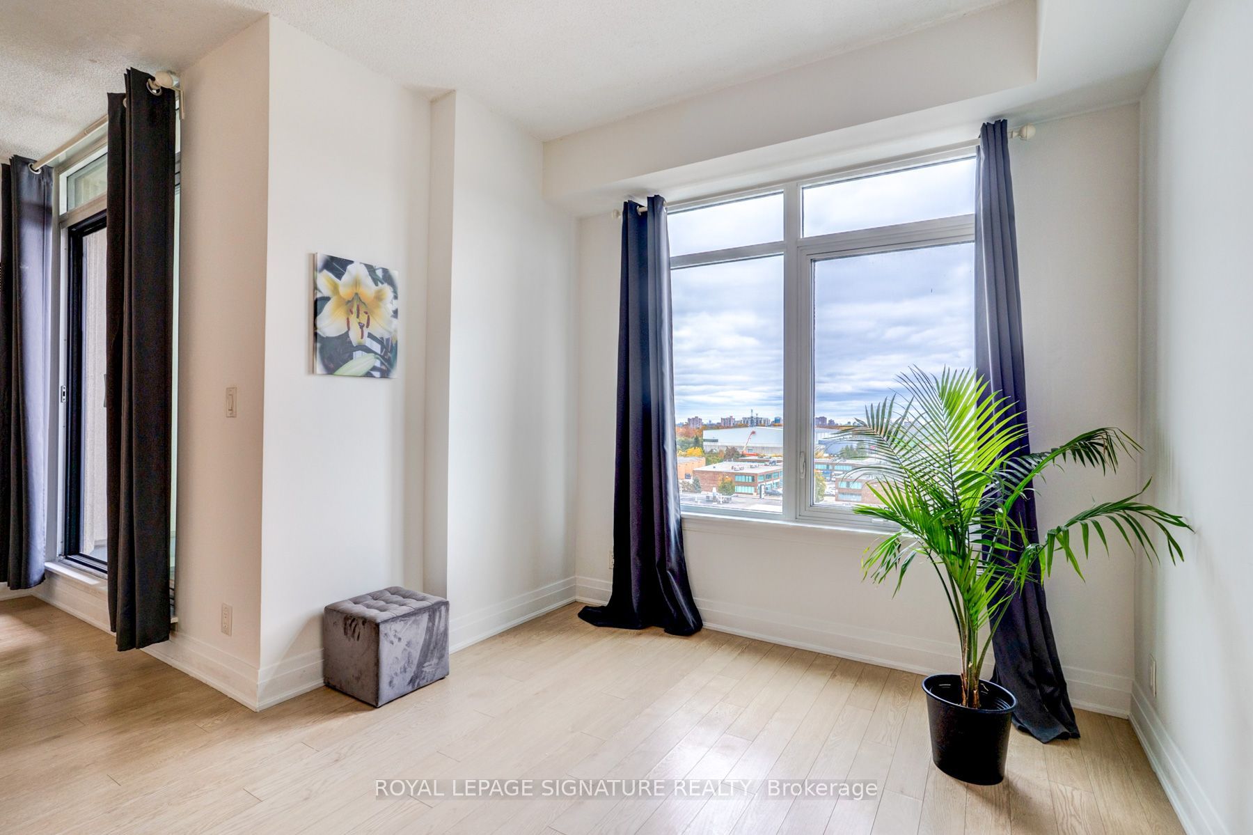 24 Woodstream Boulevard 714 Property Photo 7