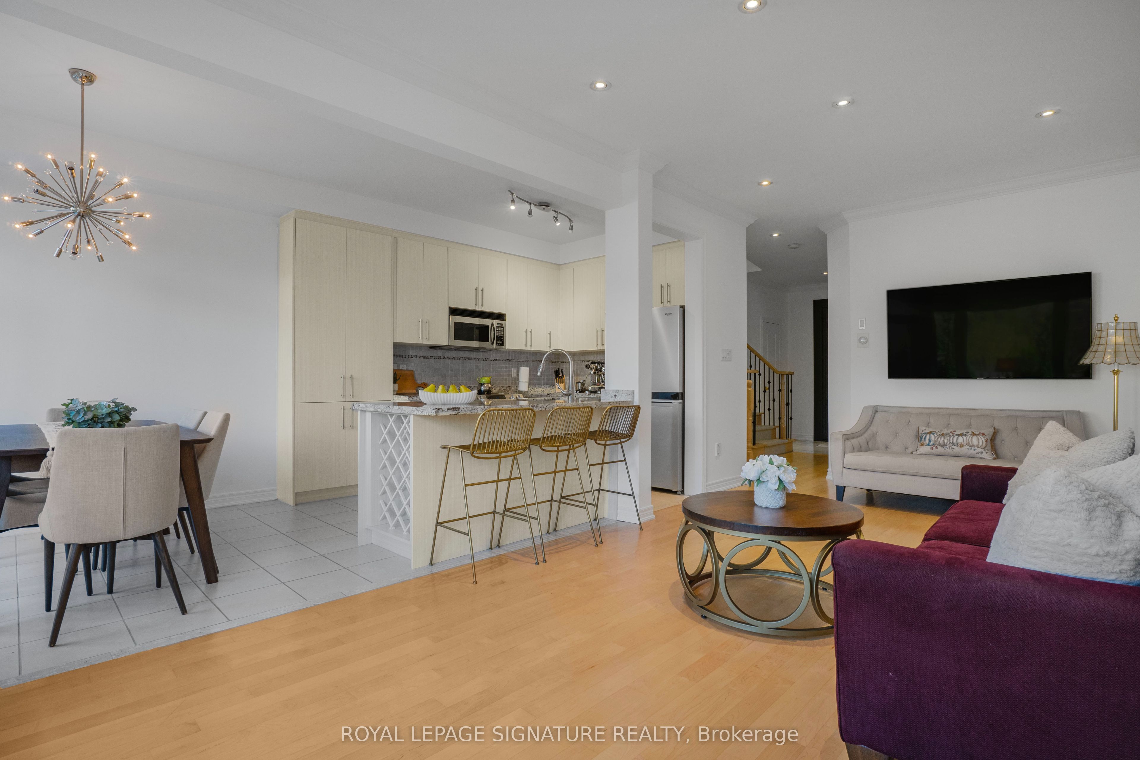 82 Loire Valley Avenue Property Photo 3