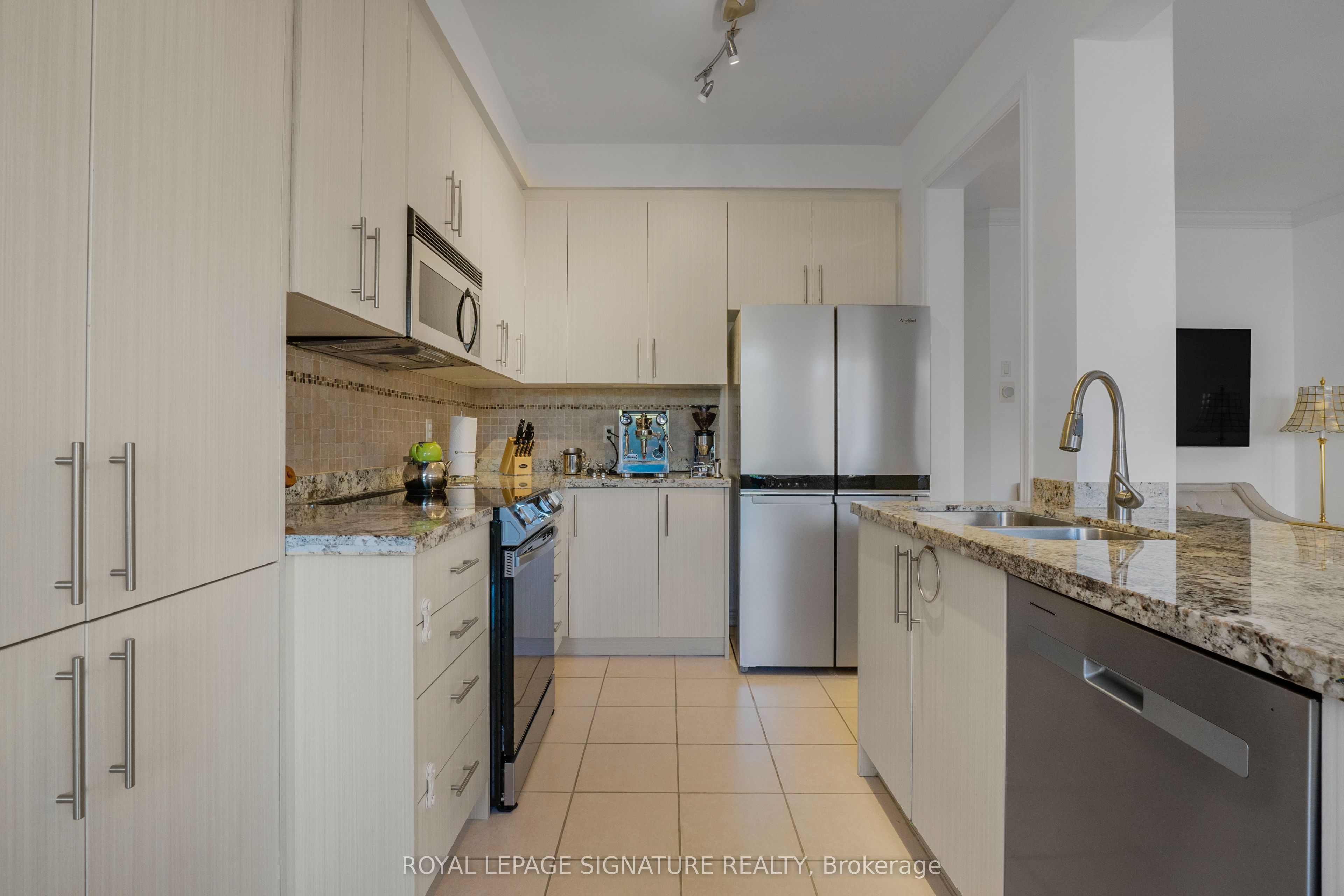 82 Loire Valley Avenue Property Photo 8