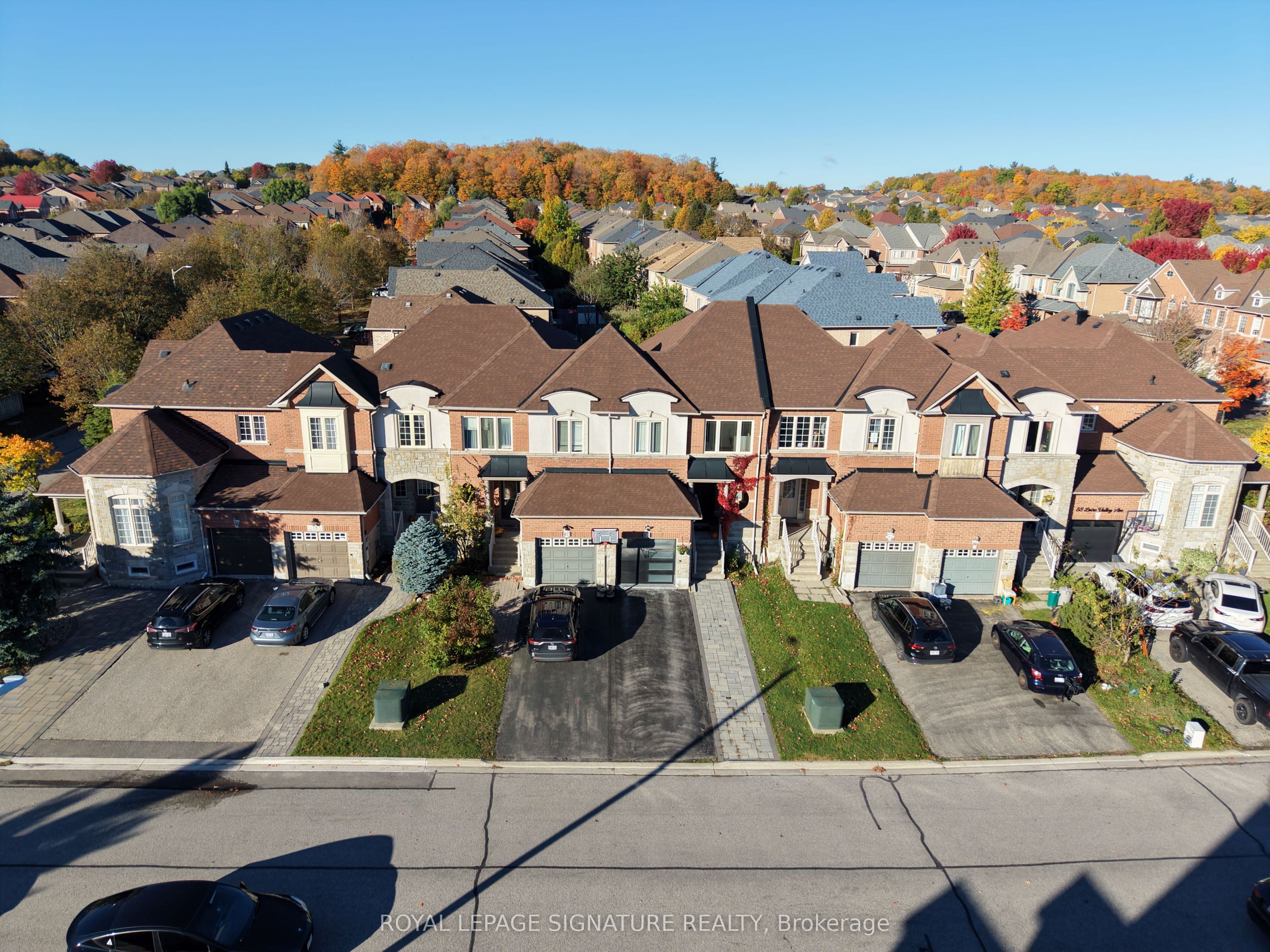 82 Loire Valley Avenue Property Photo 37