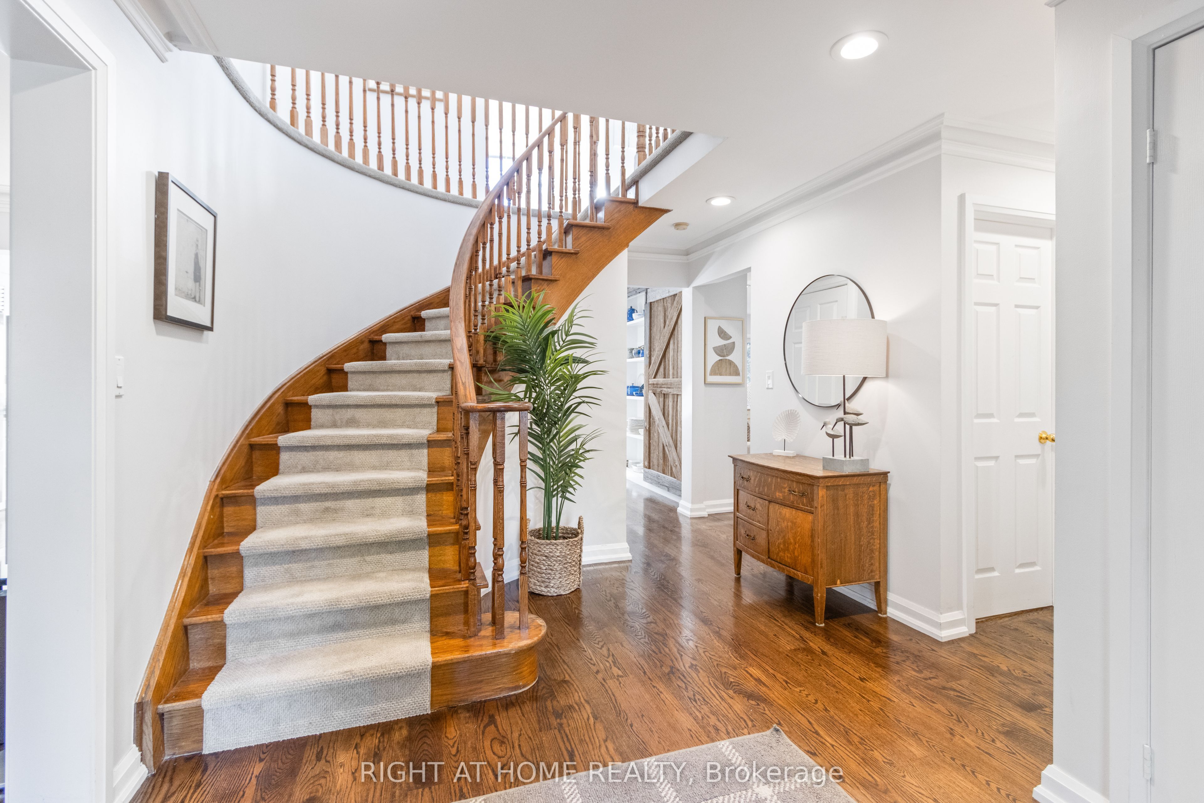 212 Olde Bayview Avenue Property Photo 8