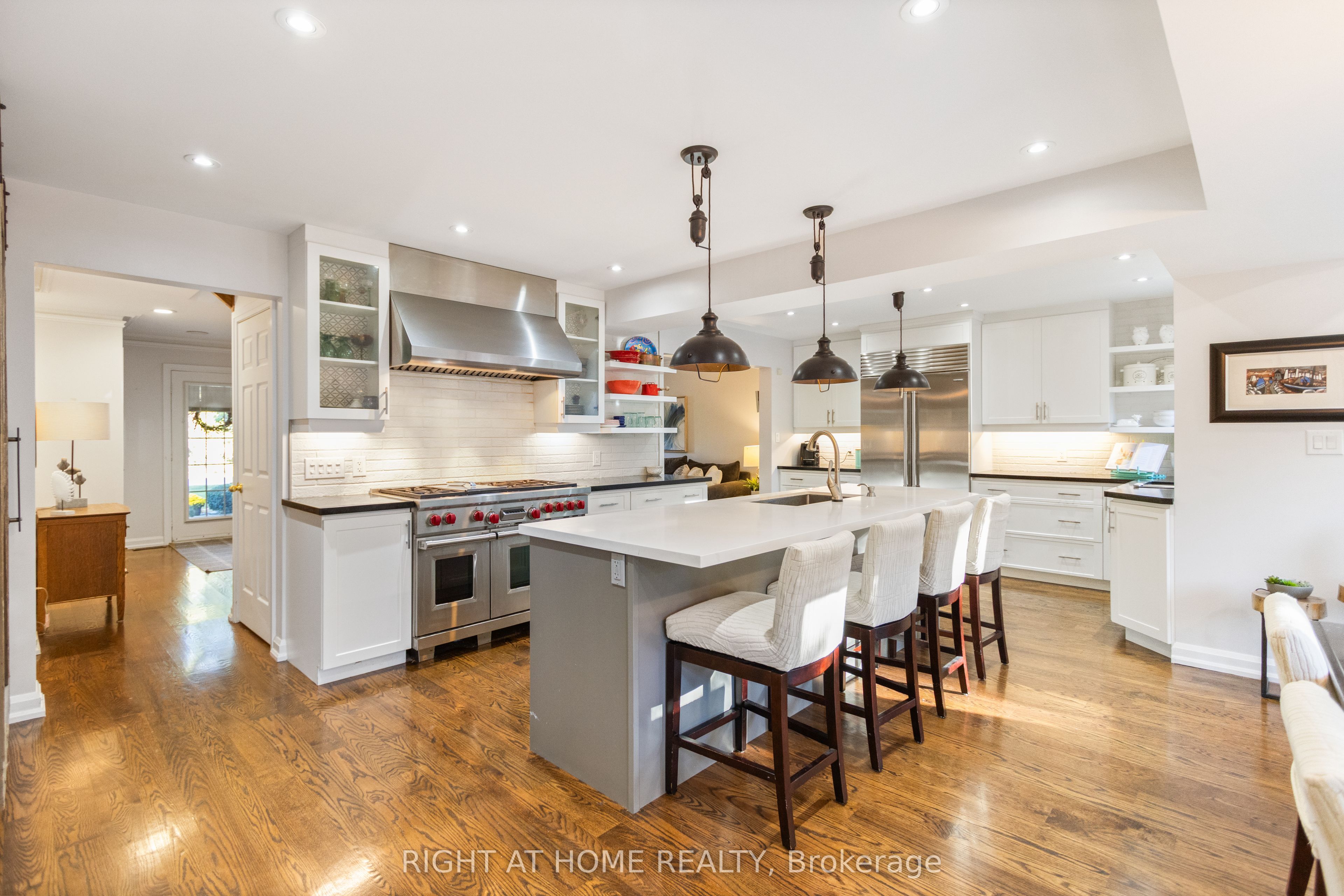212 Olde Bayview Avenue Property Photo 10