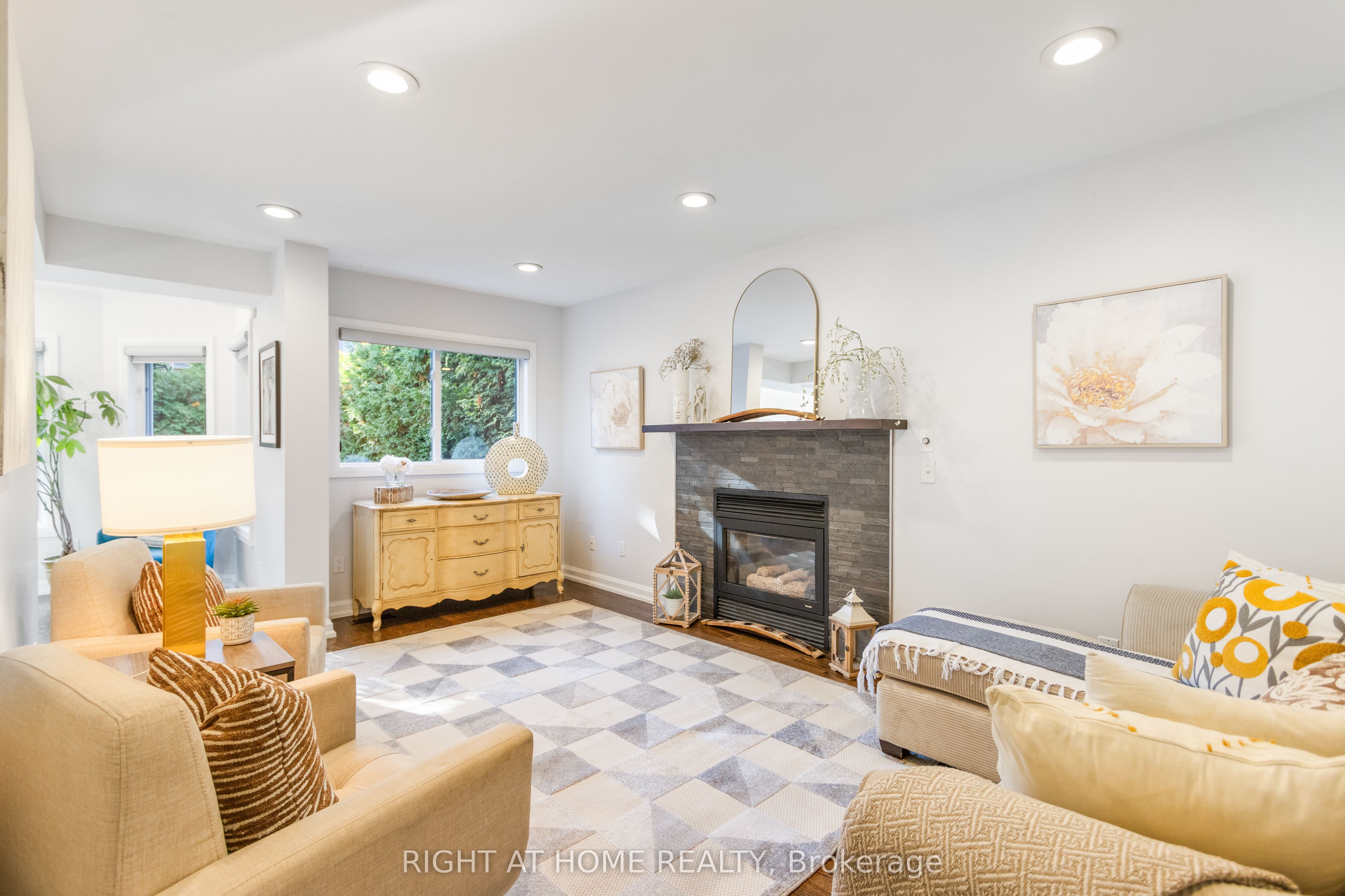 212 Olde Bayview Avenue Property Photo 15