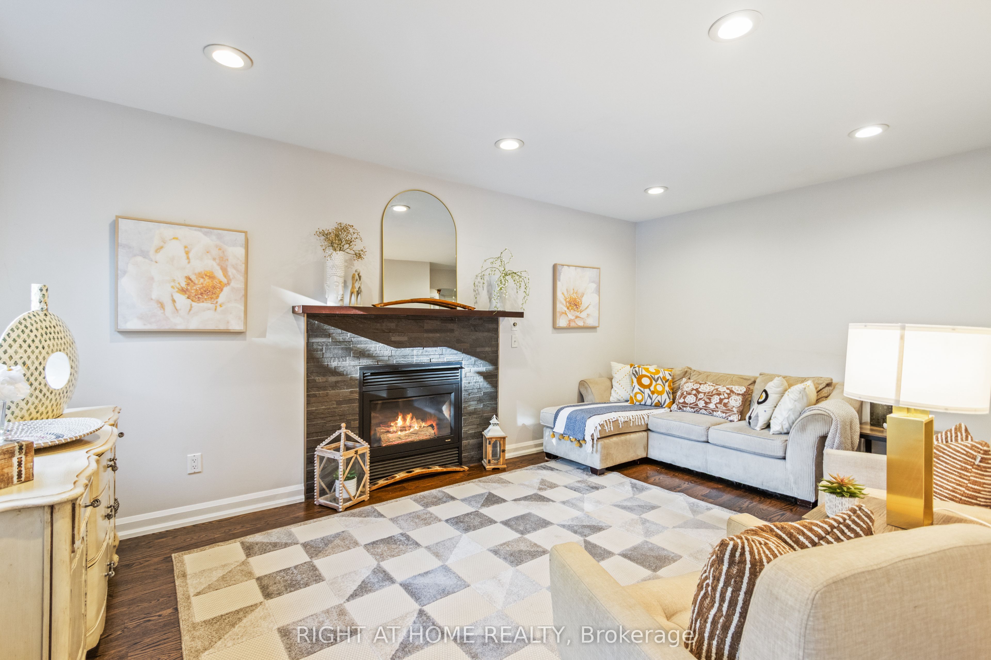 212 Olde Bayview Avenue Property Photo 16