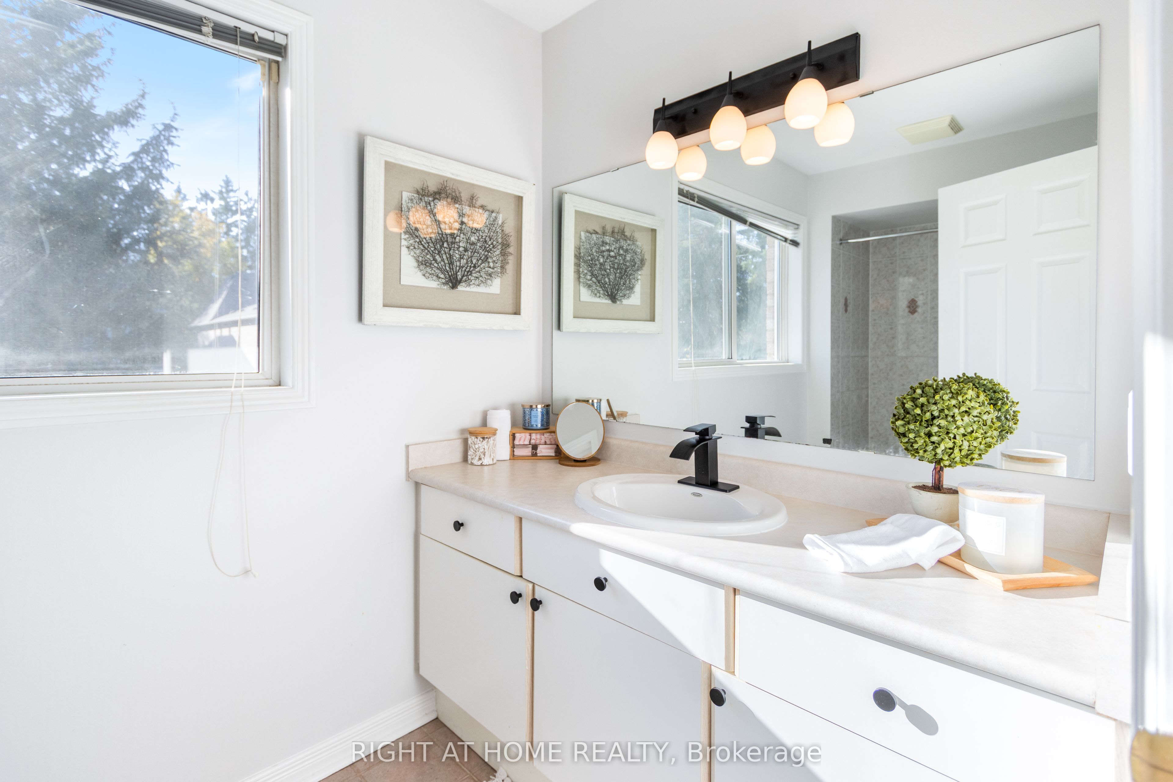 212 Olde Bayview Avenue Property Photo 29