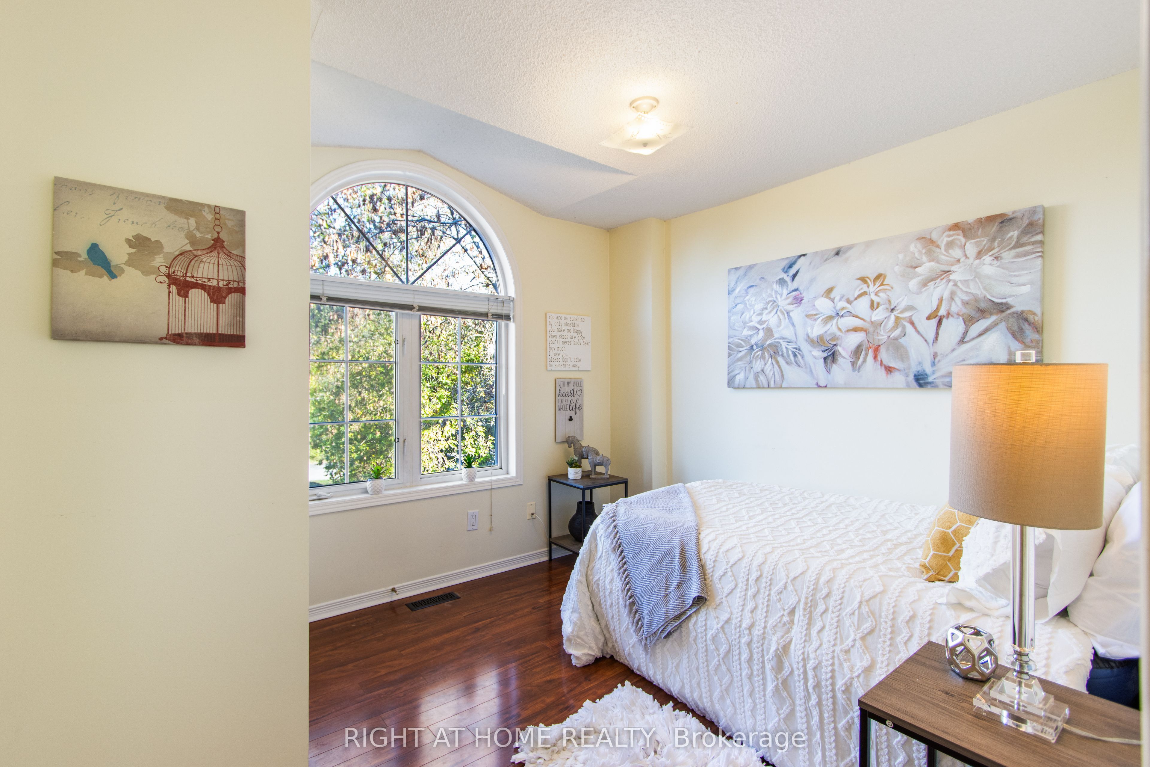 212 Olde Bayview Avenue Property Photo 31