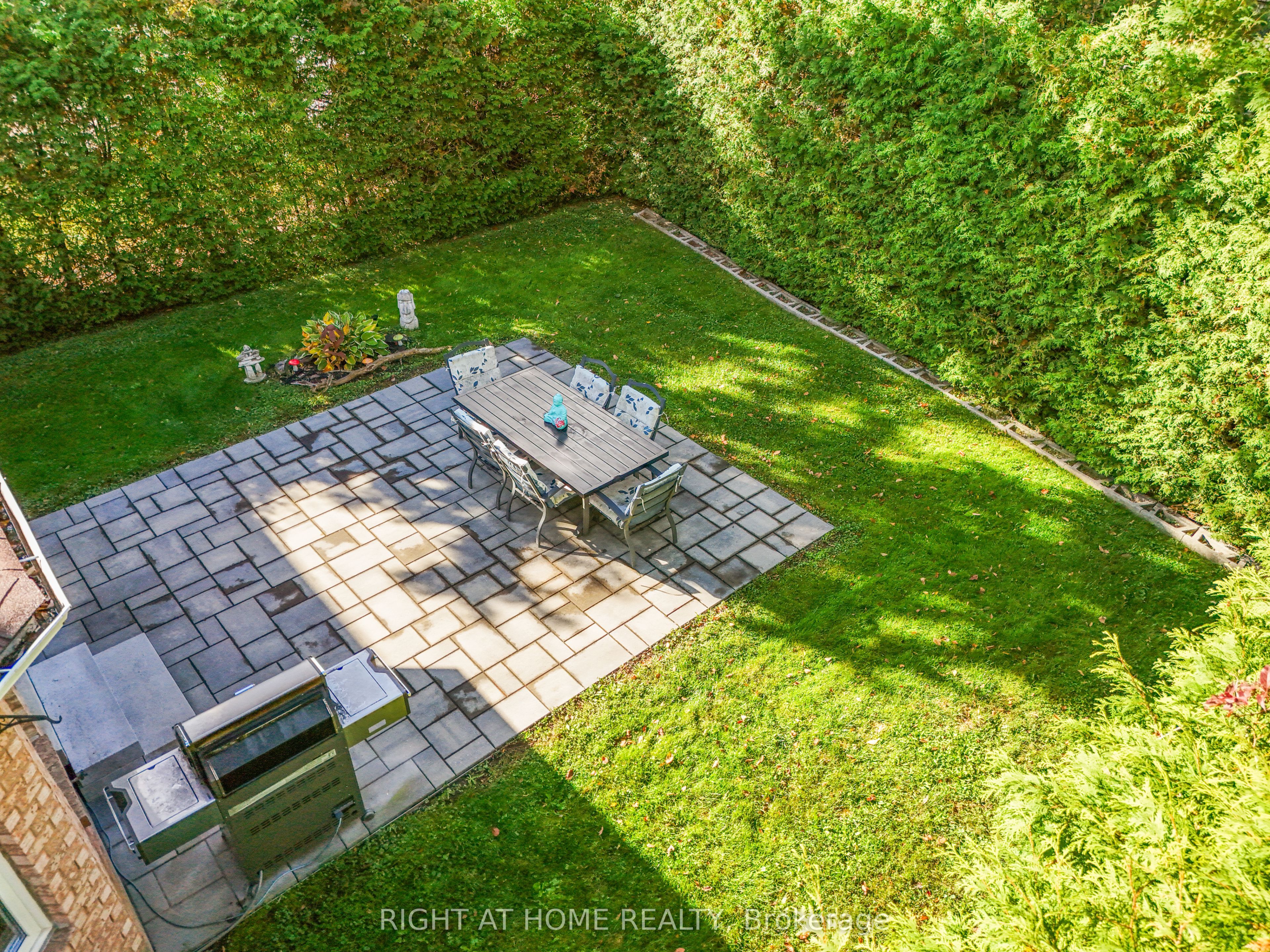 212 Olde Bayview Avenue Property Photo 33