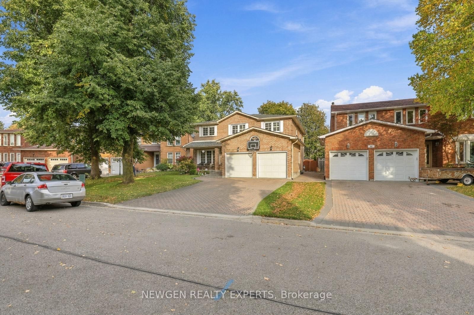 40 Foundry Crescent E Property Photo 1