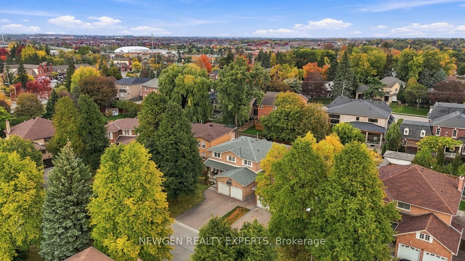 40 Foundry Crescent E Property Photo 2