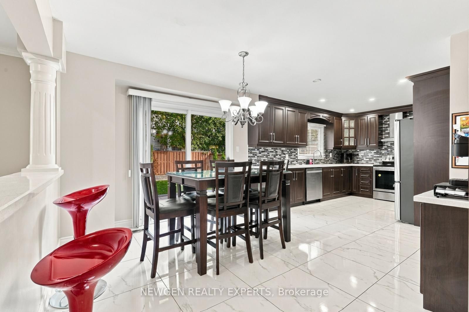 40 Foundry Crescent E Property Photo 10