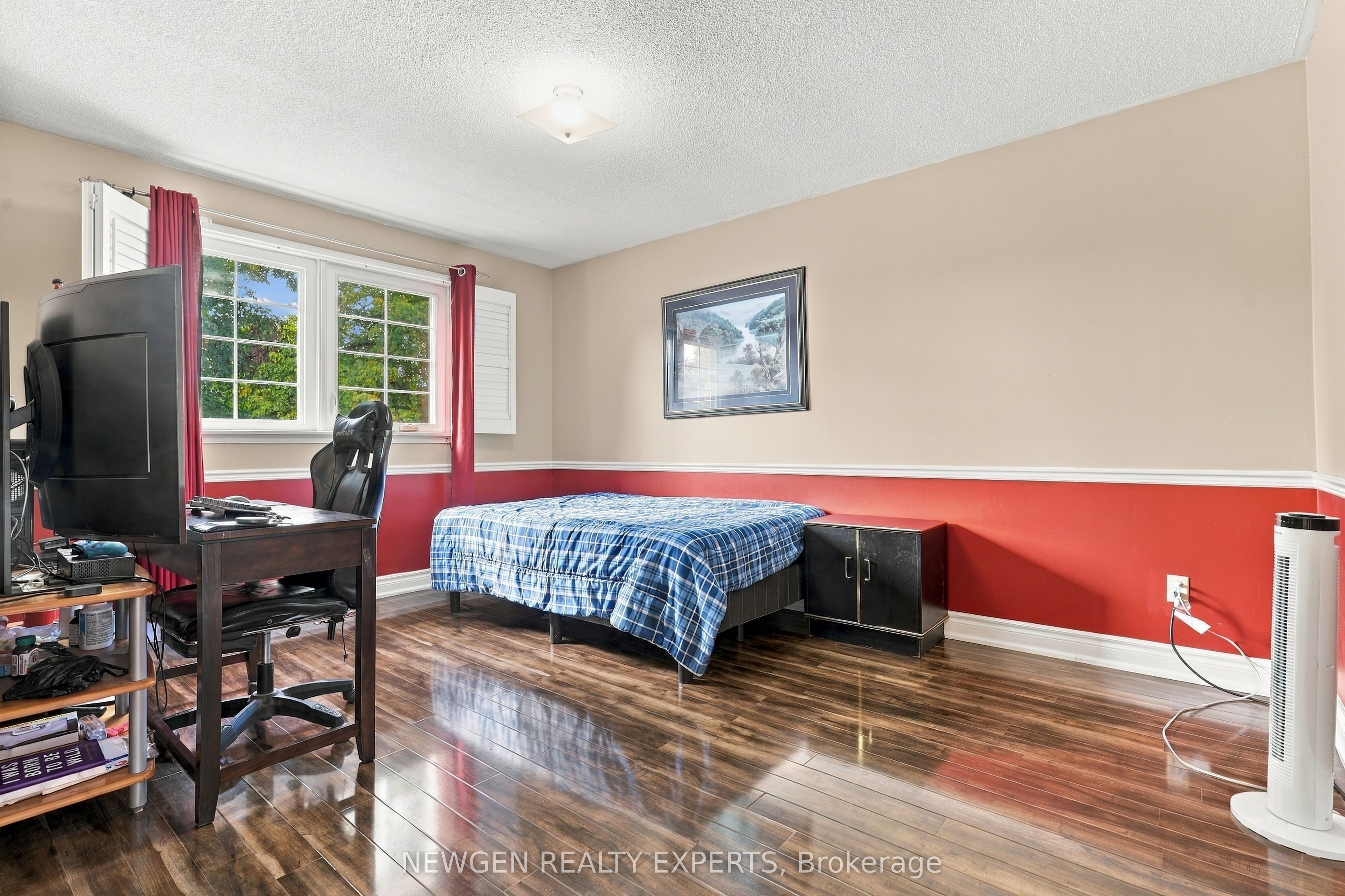 40 Foundry Crescent E Property Photo 16