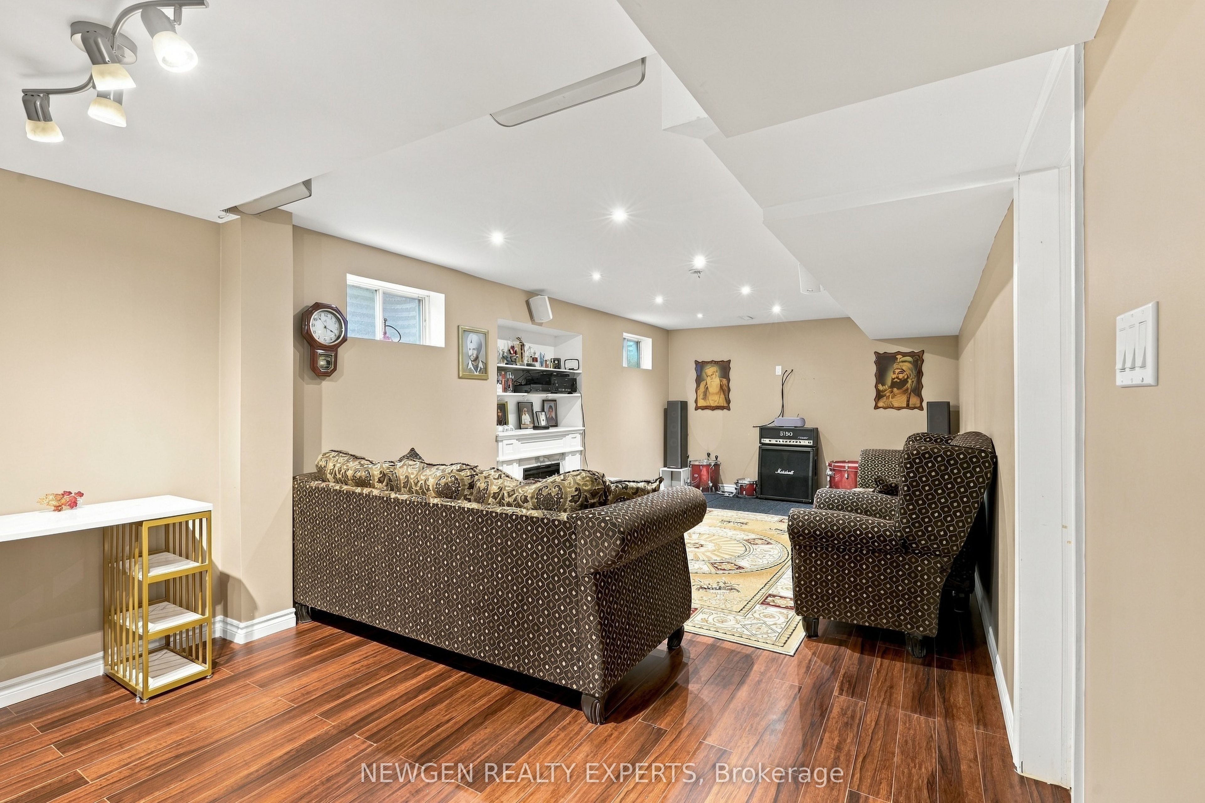 40 Foundry Crescent E Property Photo 23
