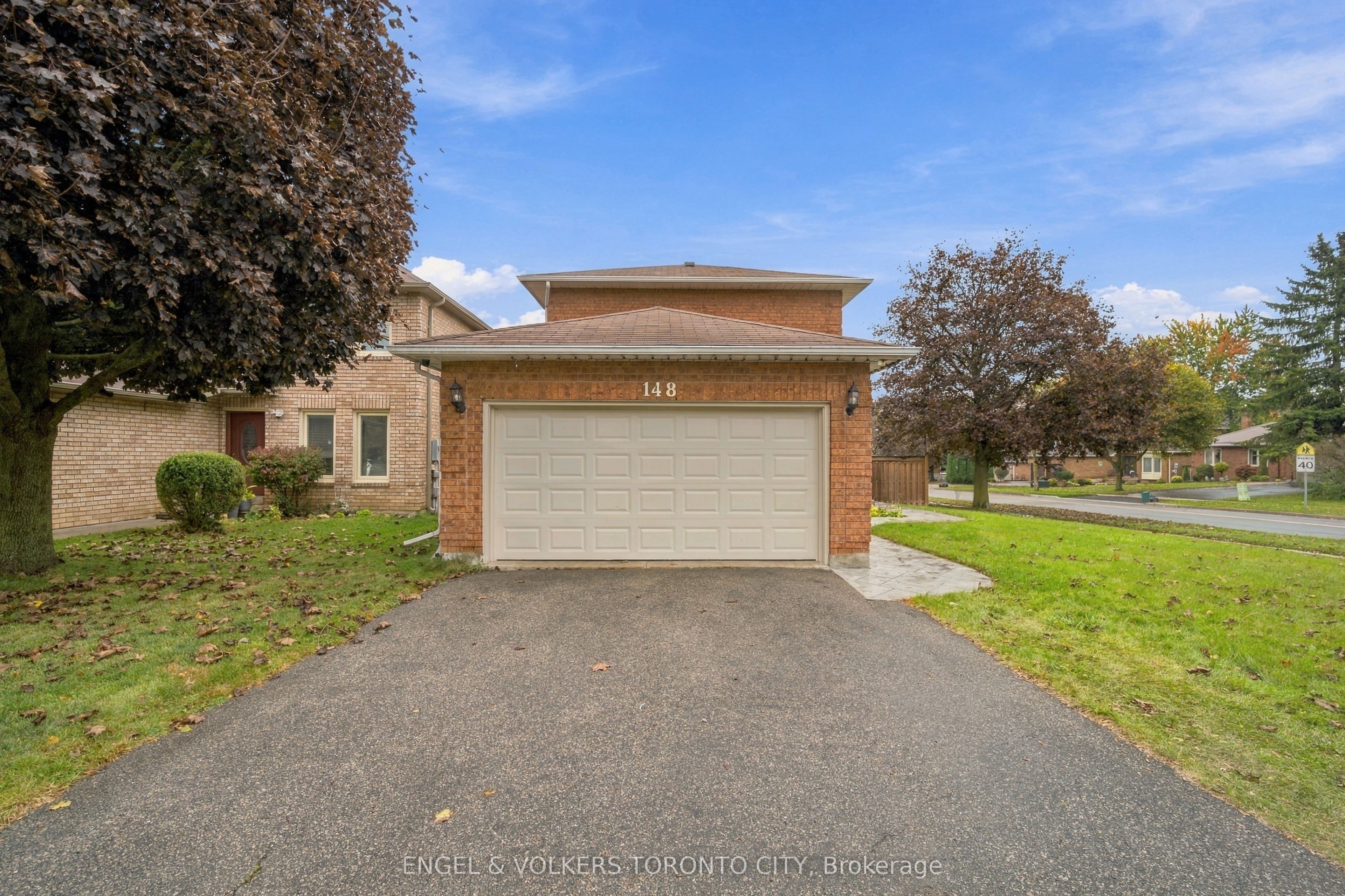 148 Aurora Heights Drive Property Photo 3