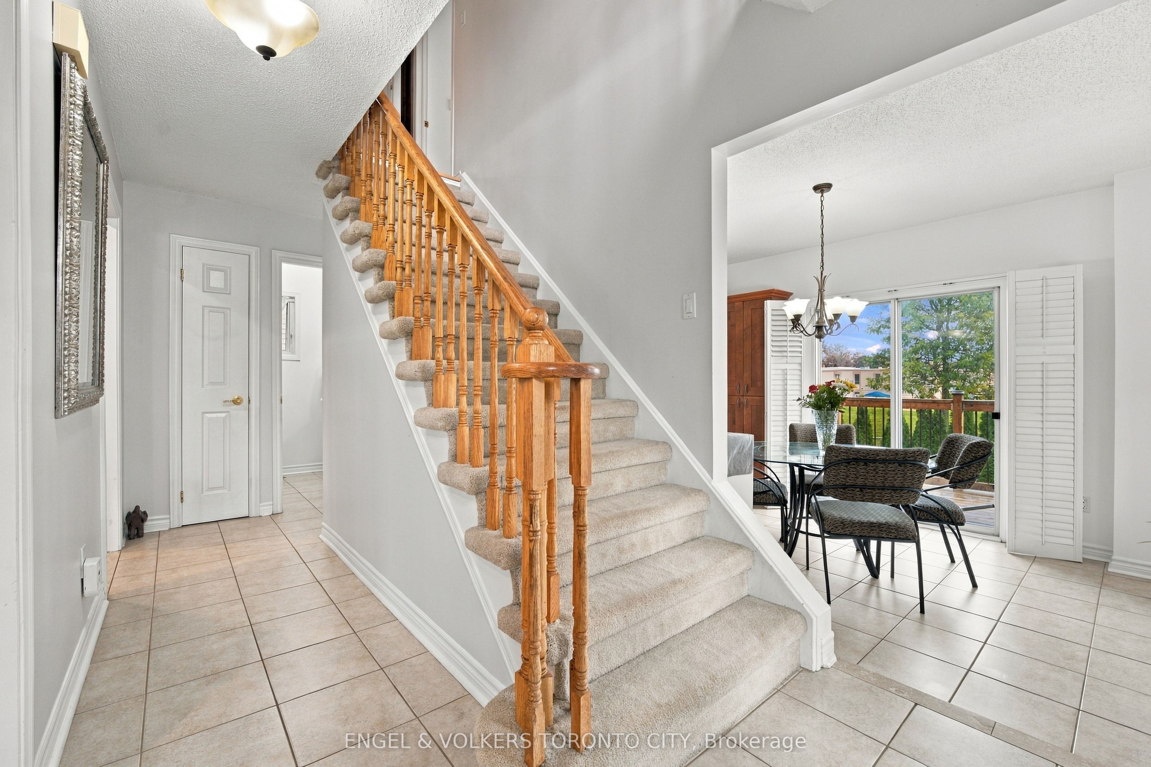 148 Aurora Heights Drive Property Photo 9