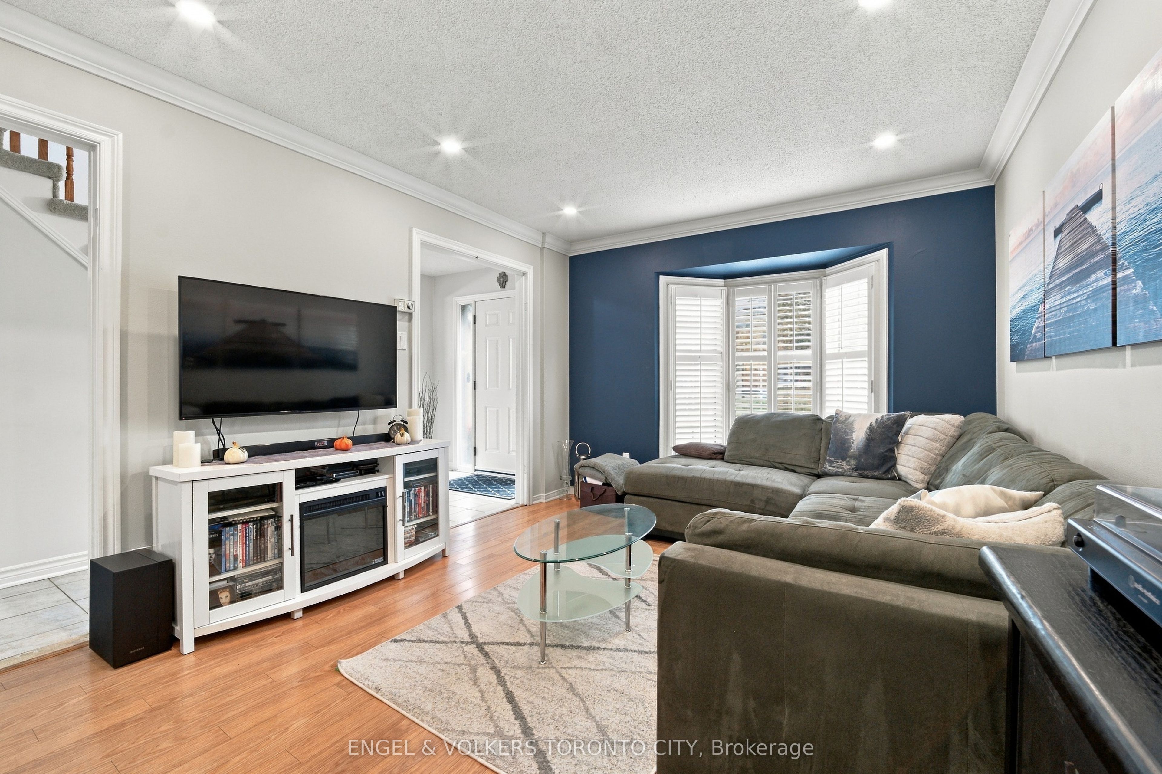 148 Aurora Heights Drive Property Photo 11