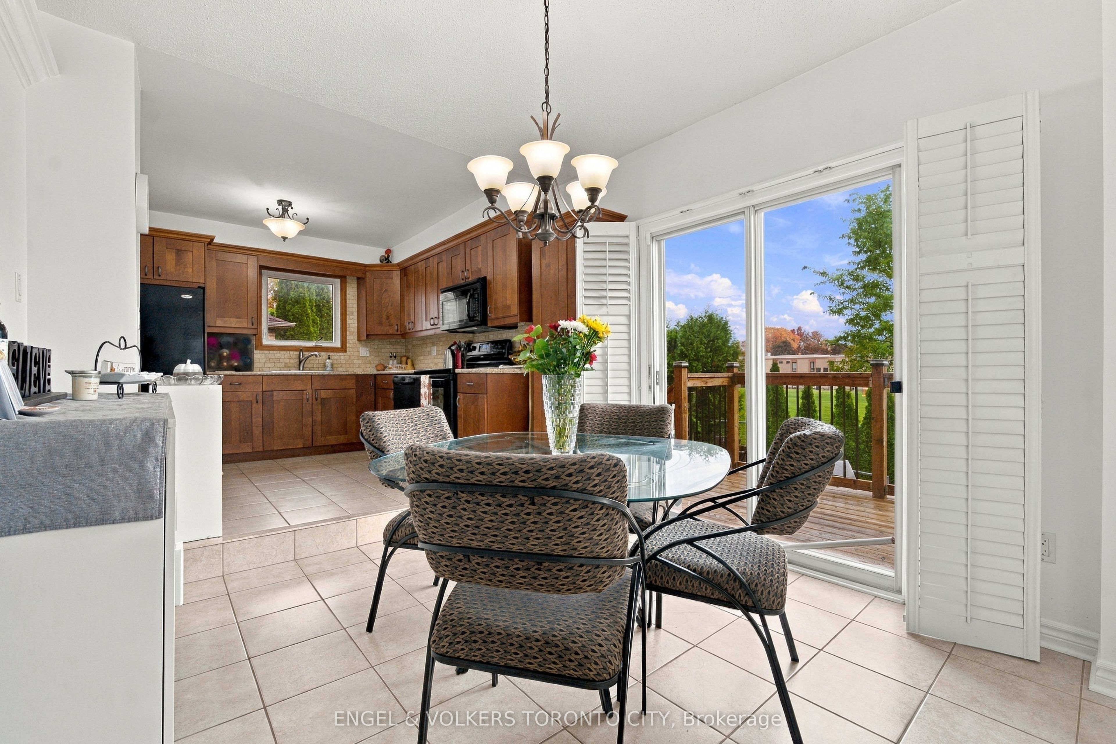 148 Aurora Heights Drive Property Photo 24