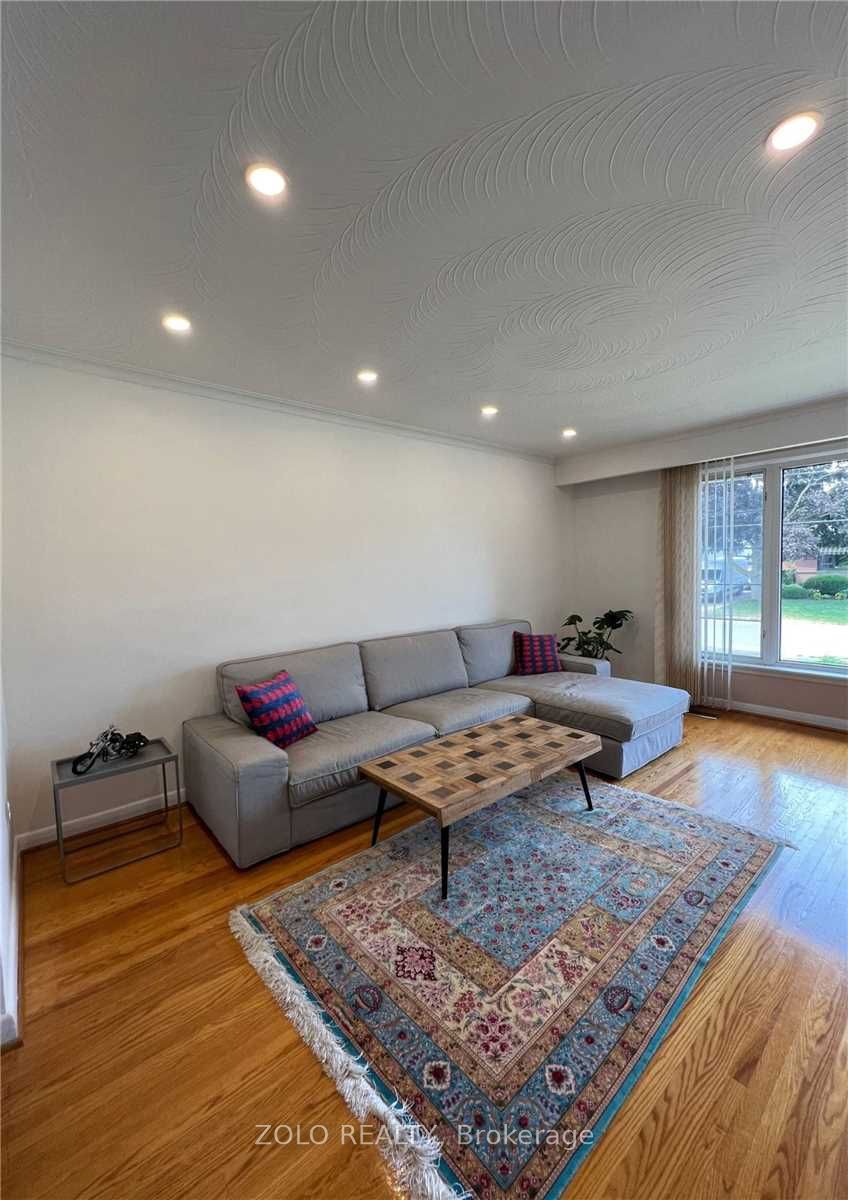 346 Wenlock Avenue Main Floor Property Photo 3