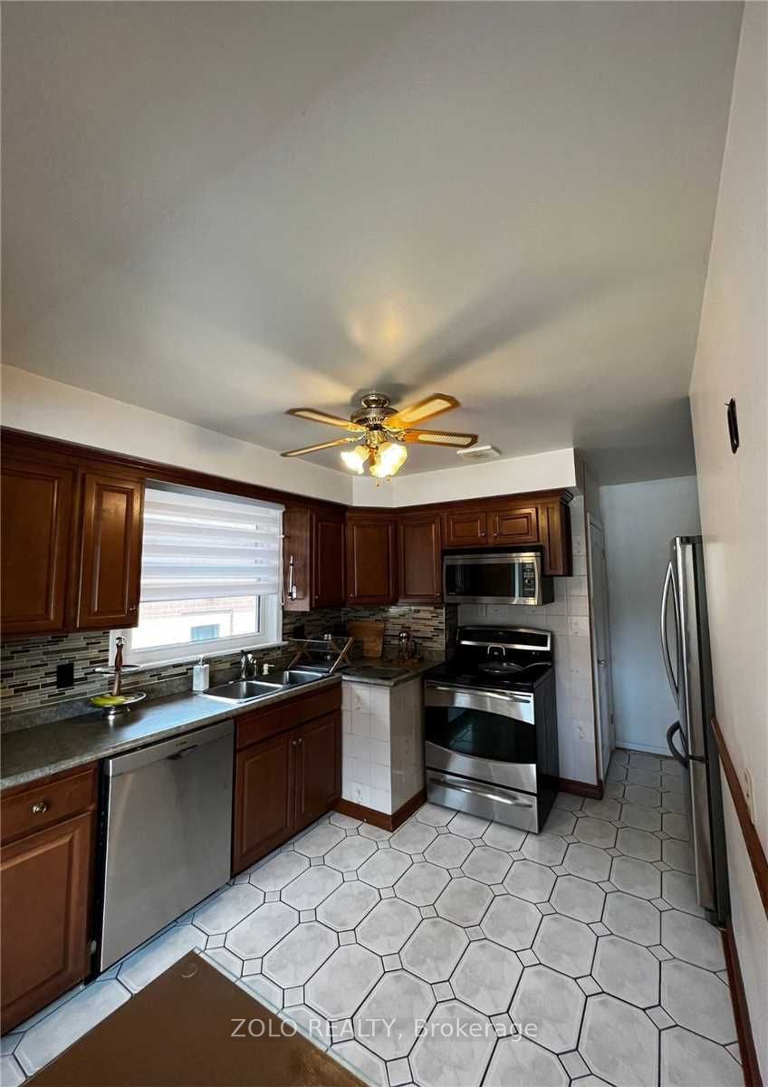 346 Wenlock Avenue Main Floor Property Photo 5