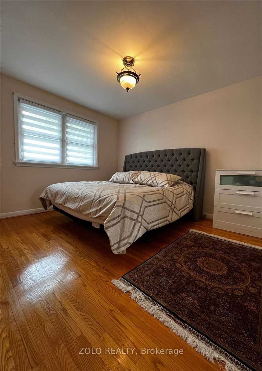 346 Wenlock Avenue Main Floor Property Photo 6
