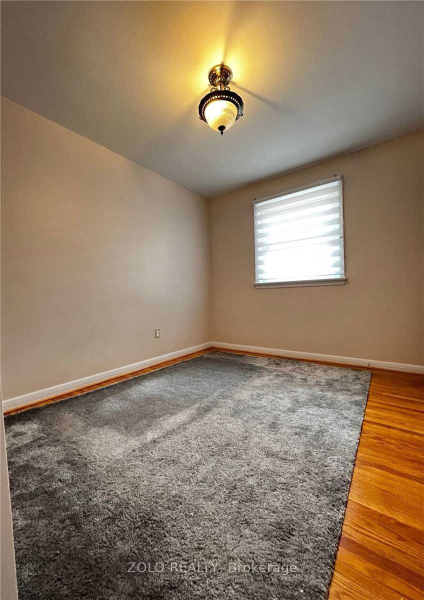 346 Wenlock Avenue Main Floor Property Photo 9
