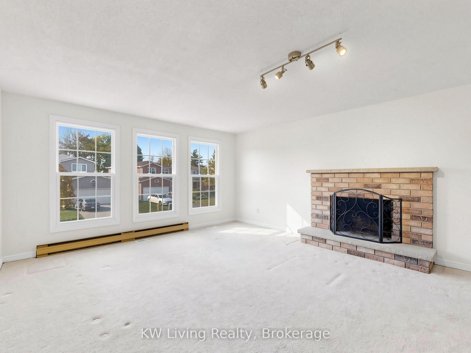 14 Burwell Crescent Property Photo 2