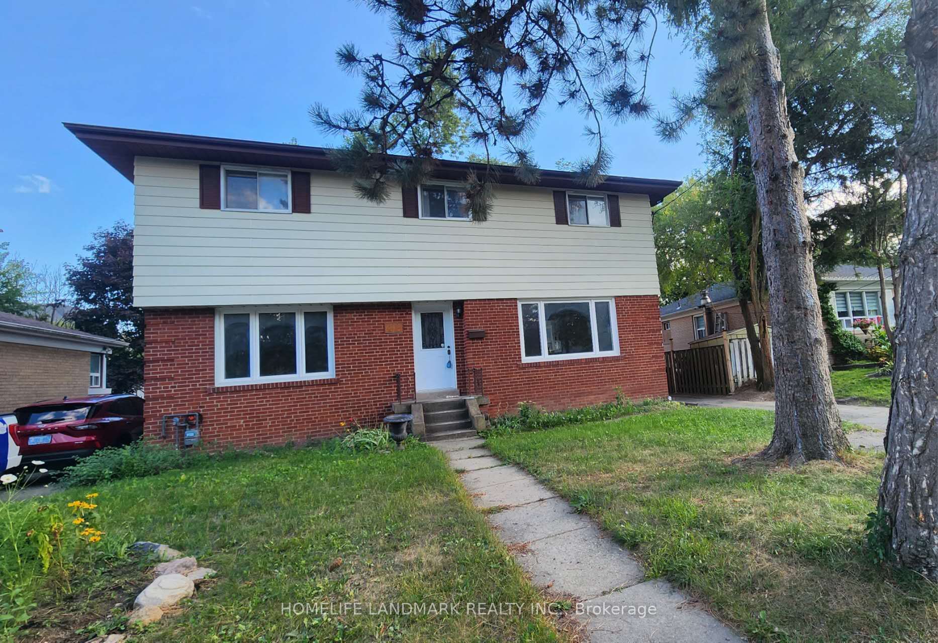 42 Cartier Crescent Property Photo 1