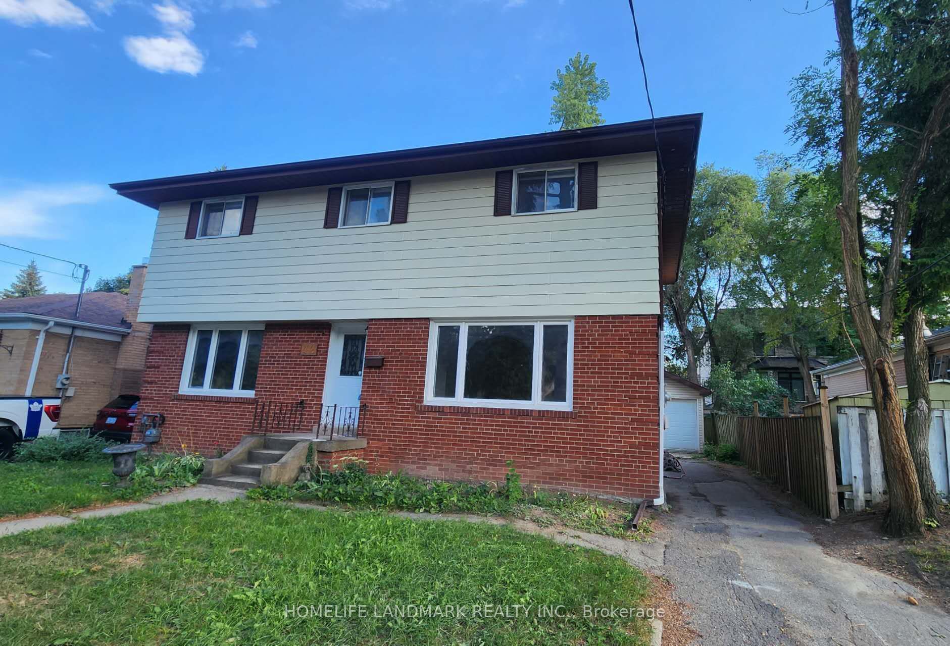 42 Cartier Crescent Property Photo 2